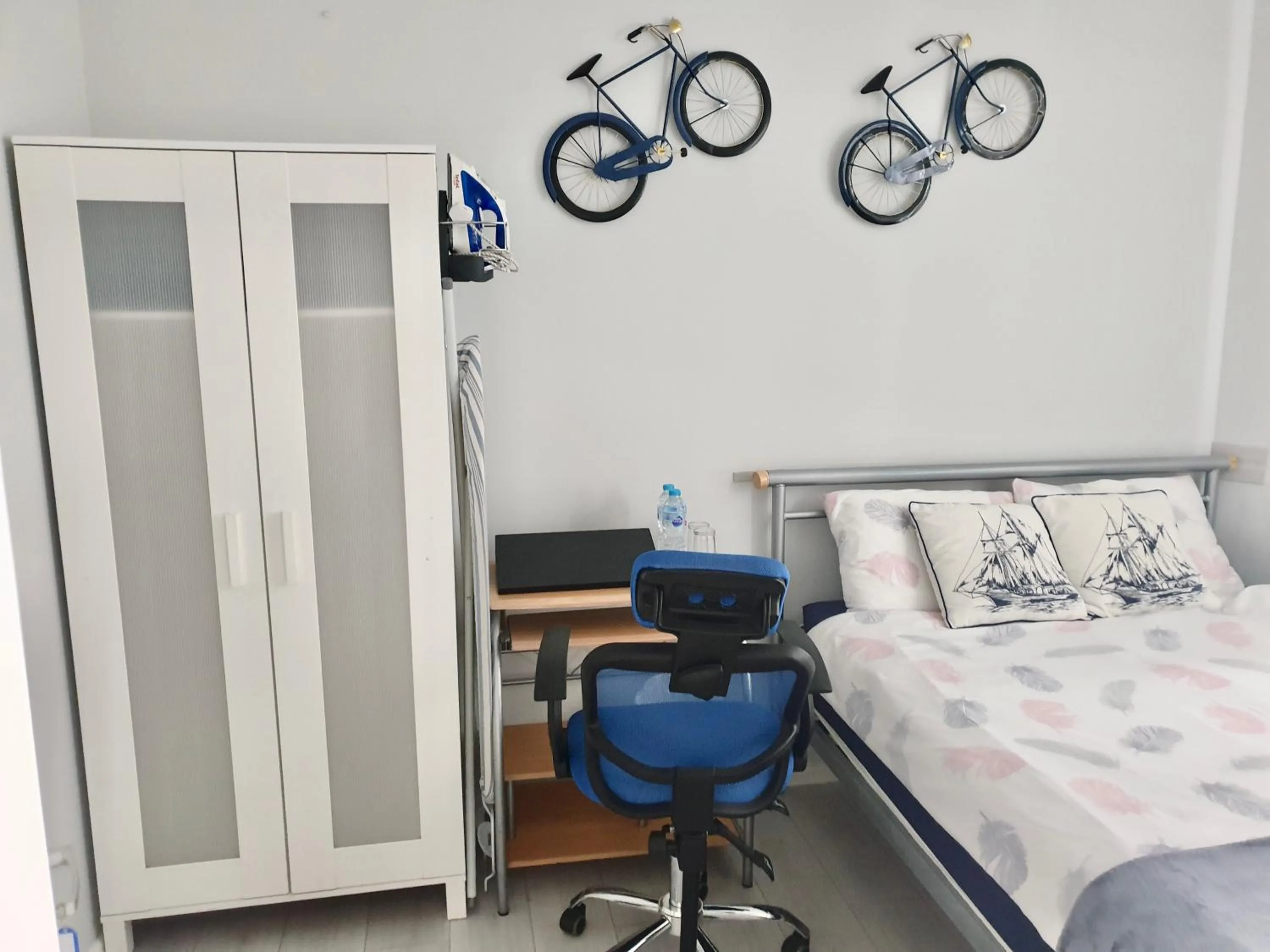 Bed in Comfortable rooms in the house