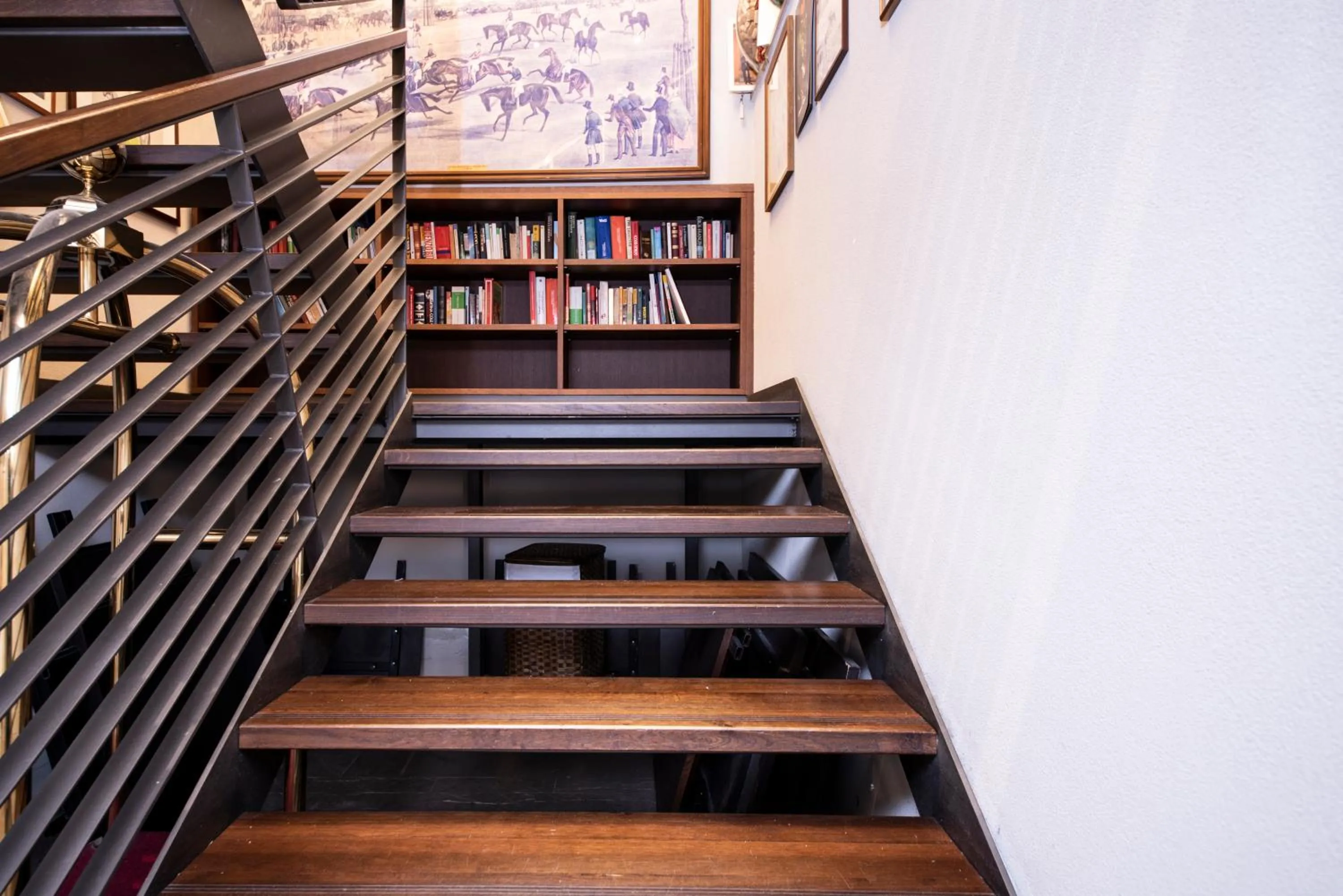 Library in Hotel Osteria della Pista dal 1875
