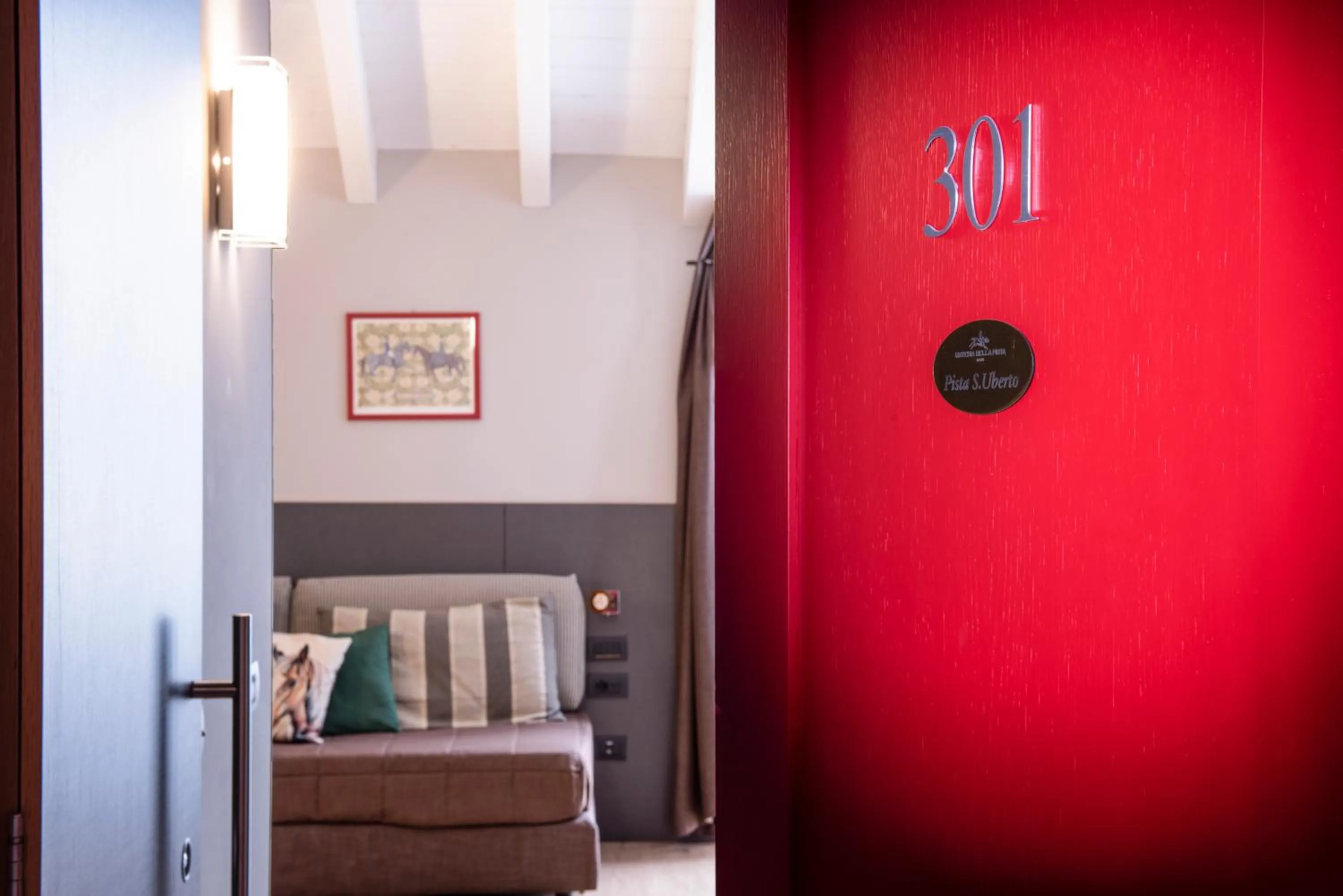 Logo/Certificate/Sign in Hotel Osteria della Pista dal 1875