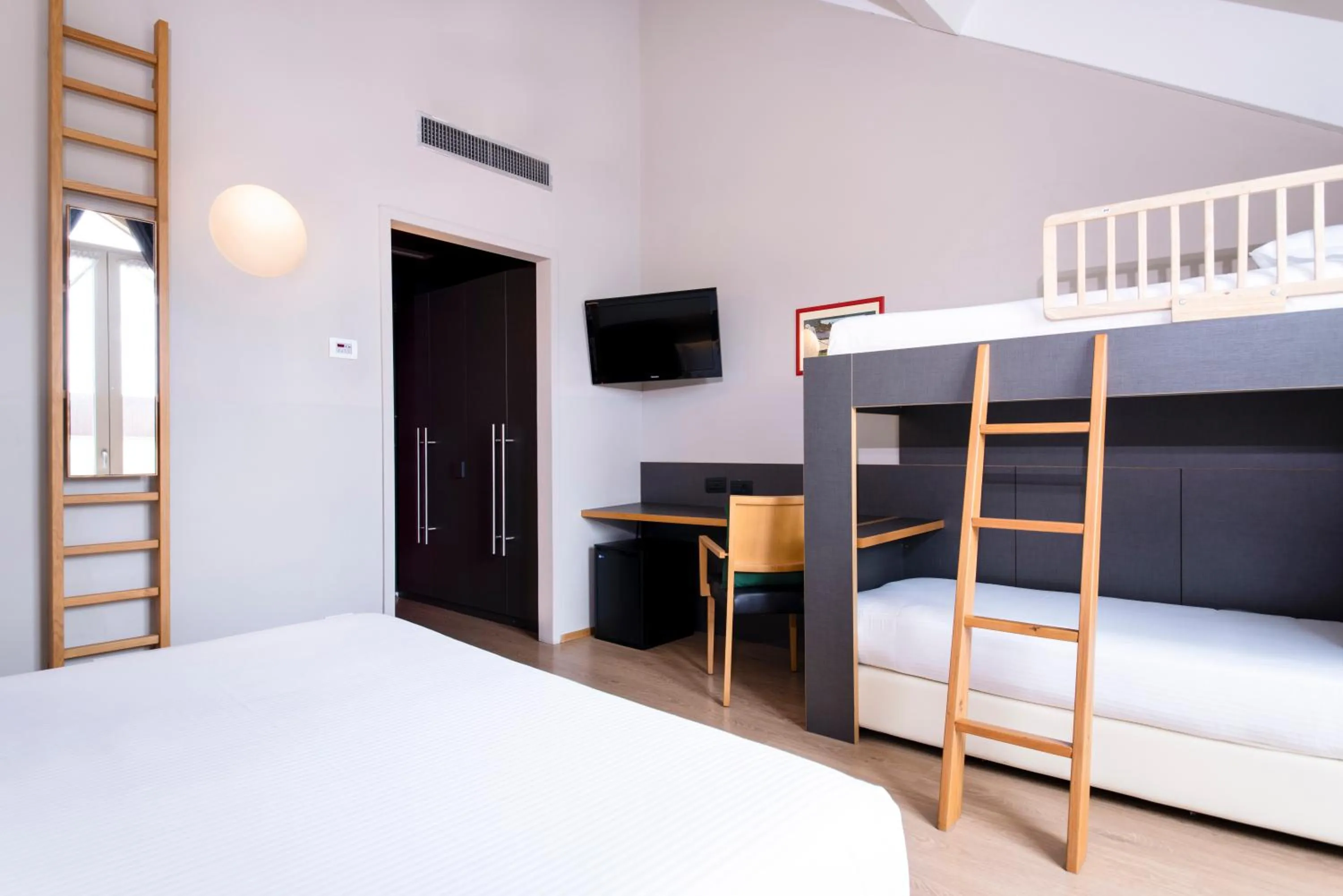 bunk bed, Bed in Hotel Osteria della Pista dal 1875