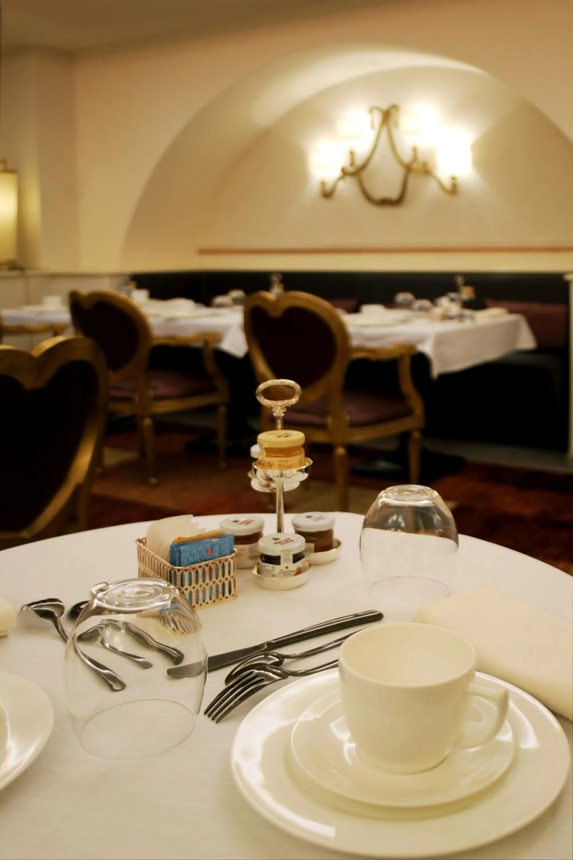 Restaurant/places to eat in Hotel Villa Duse