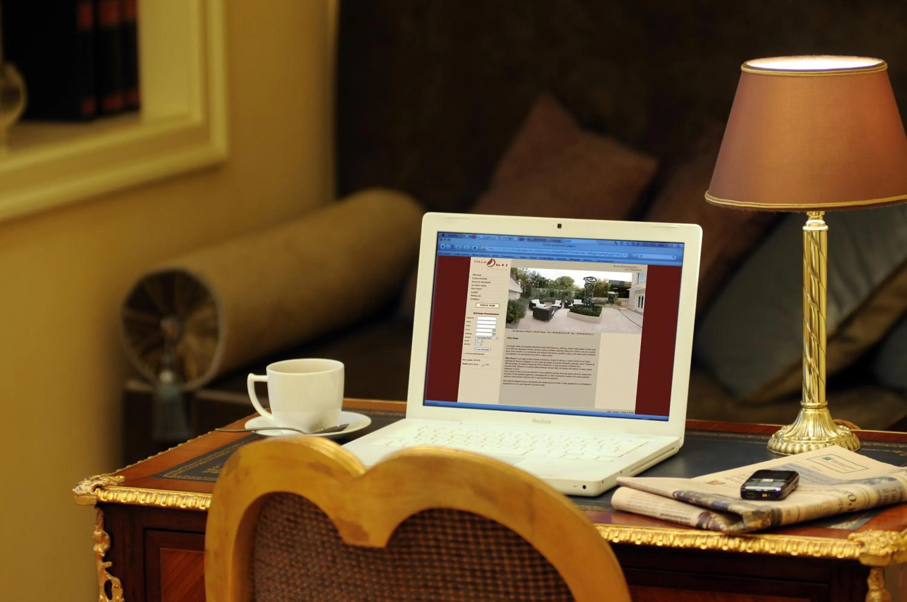 Seating area in Hotel Villa Duse