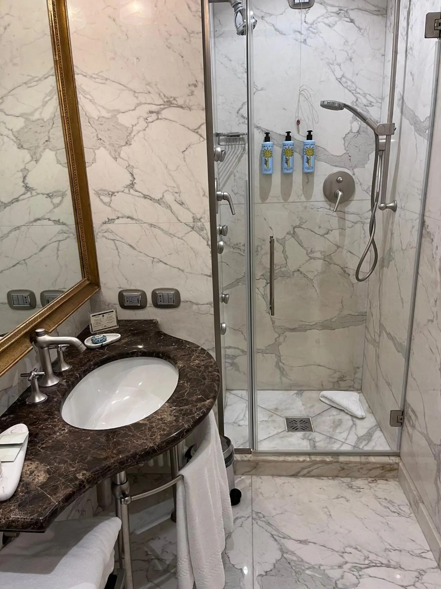 Bathroom in Hotel Villa Duse