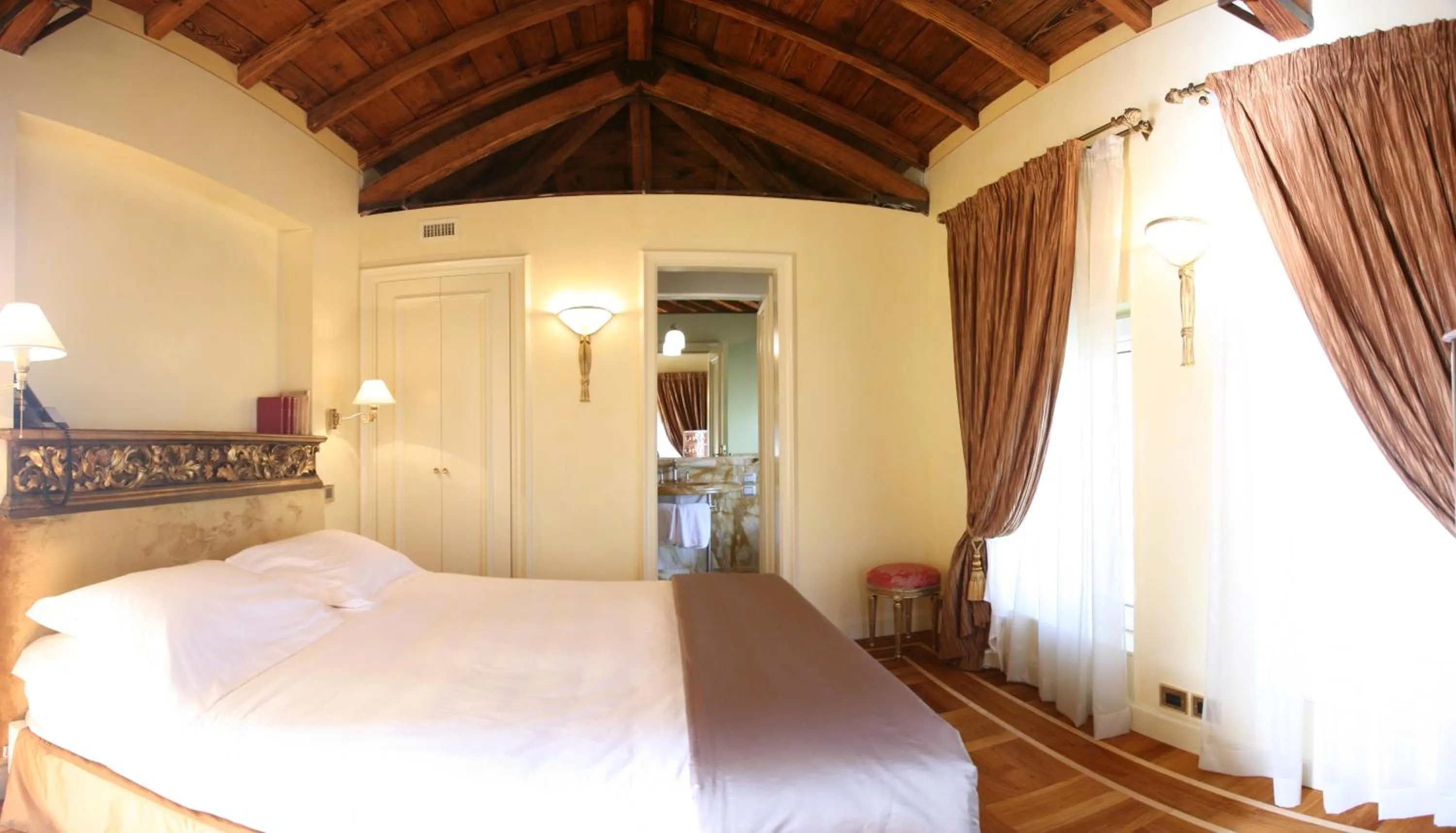 Photo of the whole room, Bed in Hotel Villa Duse