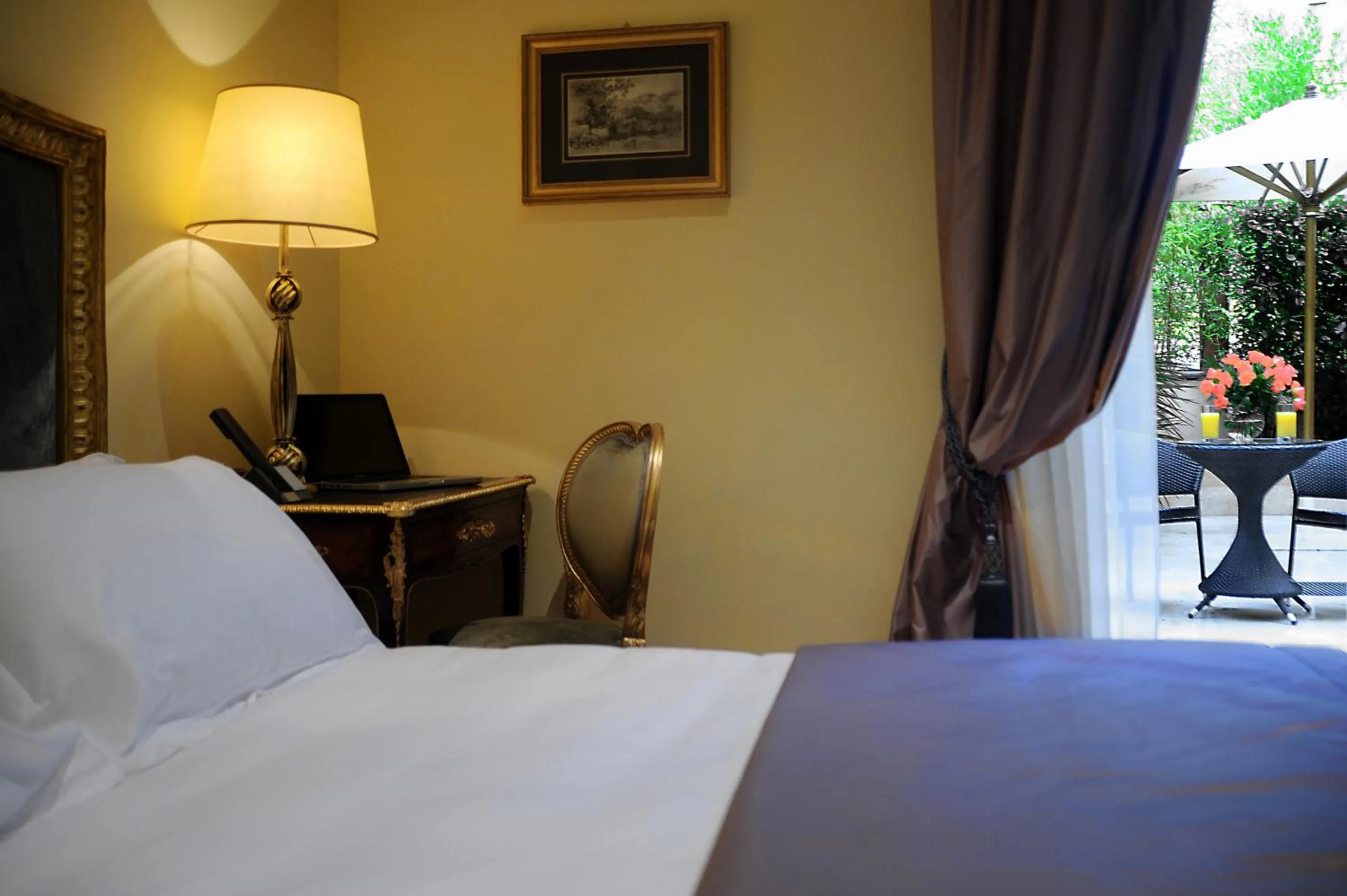 Bed in Hotel Villa Duse