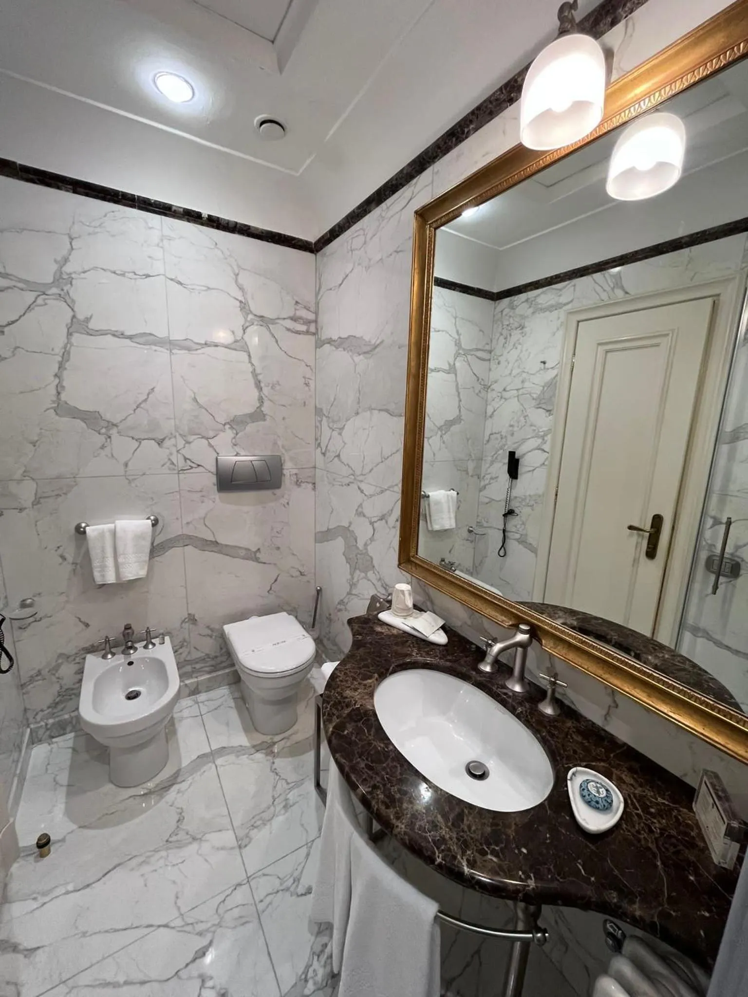 Bathroom in Hotel Villa Duse