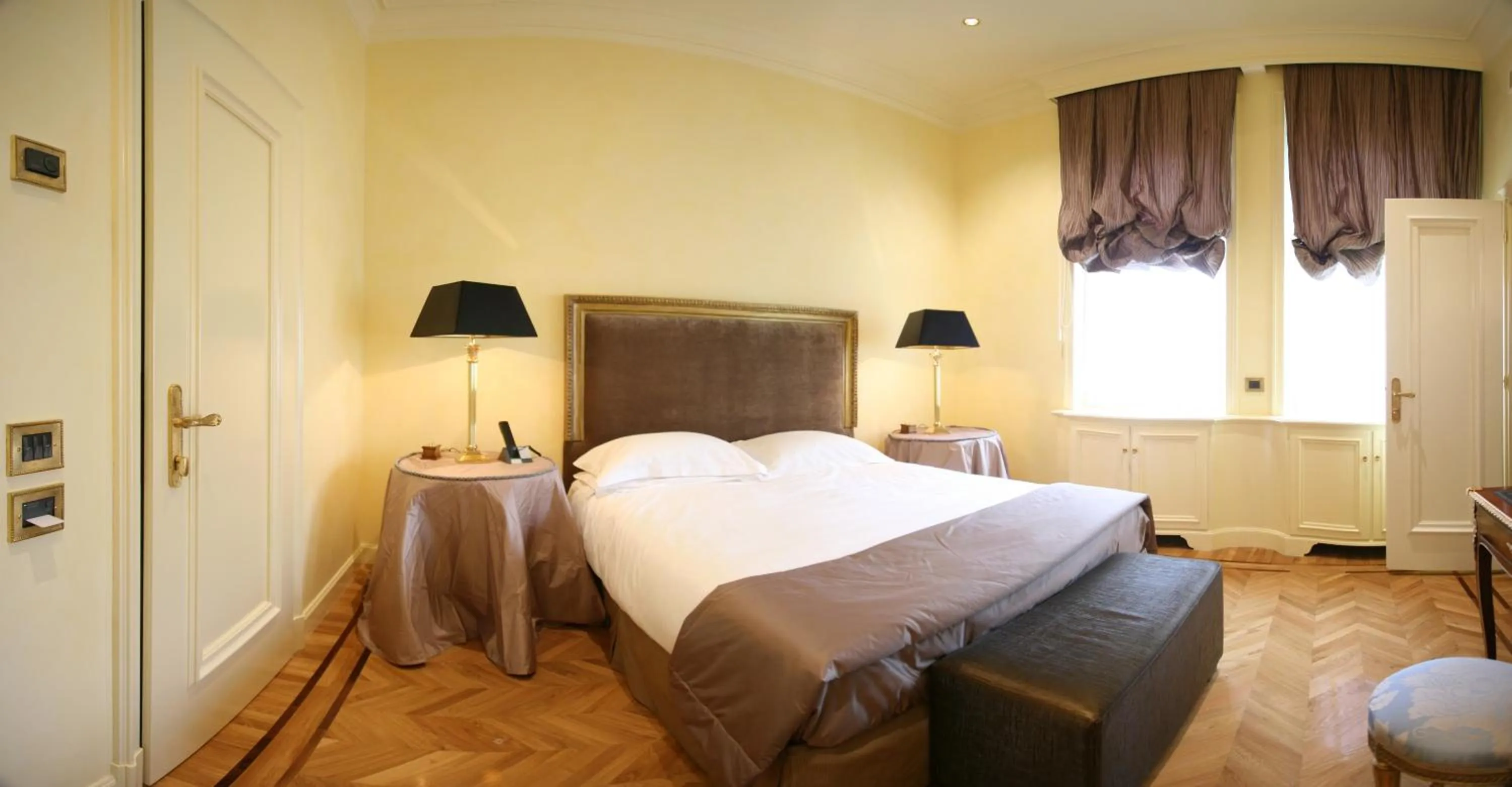 Photo of the whole room, Bed in Hotel Villa Duse