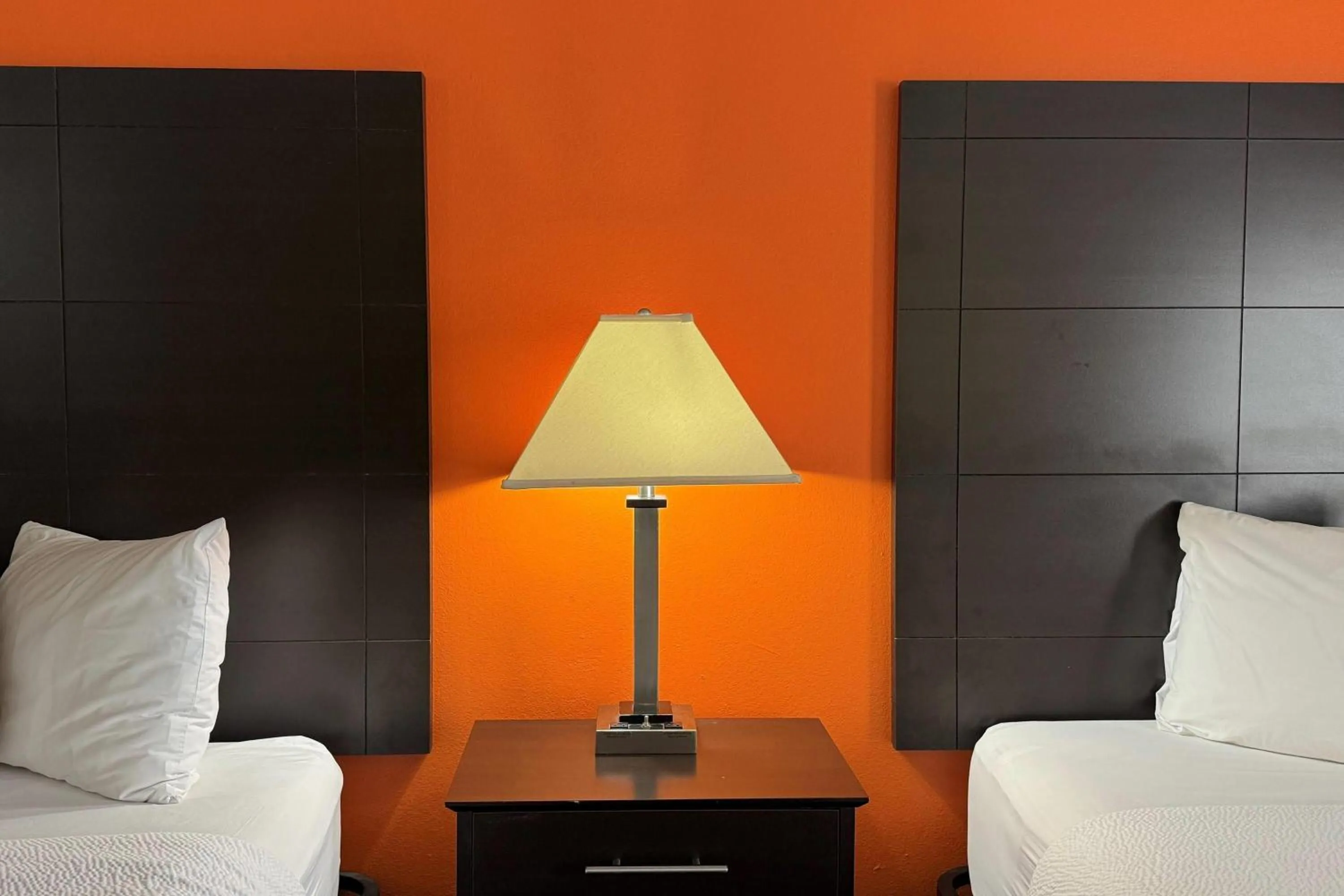 Photo of the whole room, Bed in Baymont by Wyndham Evansville North/Haubstadt