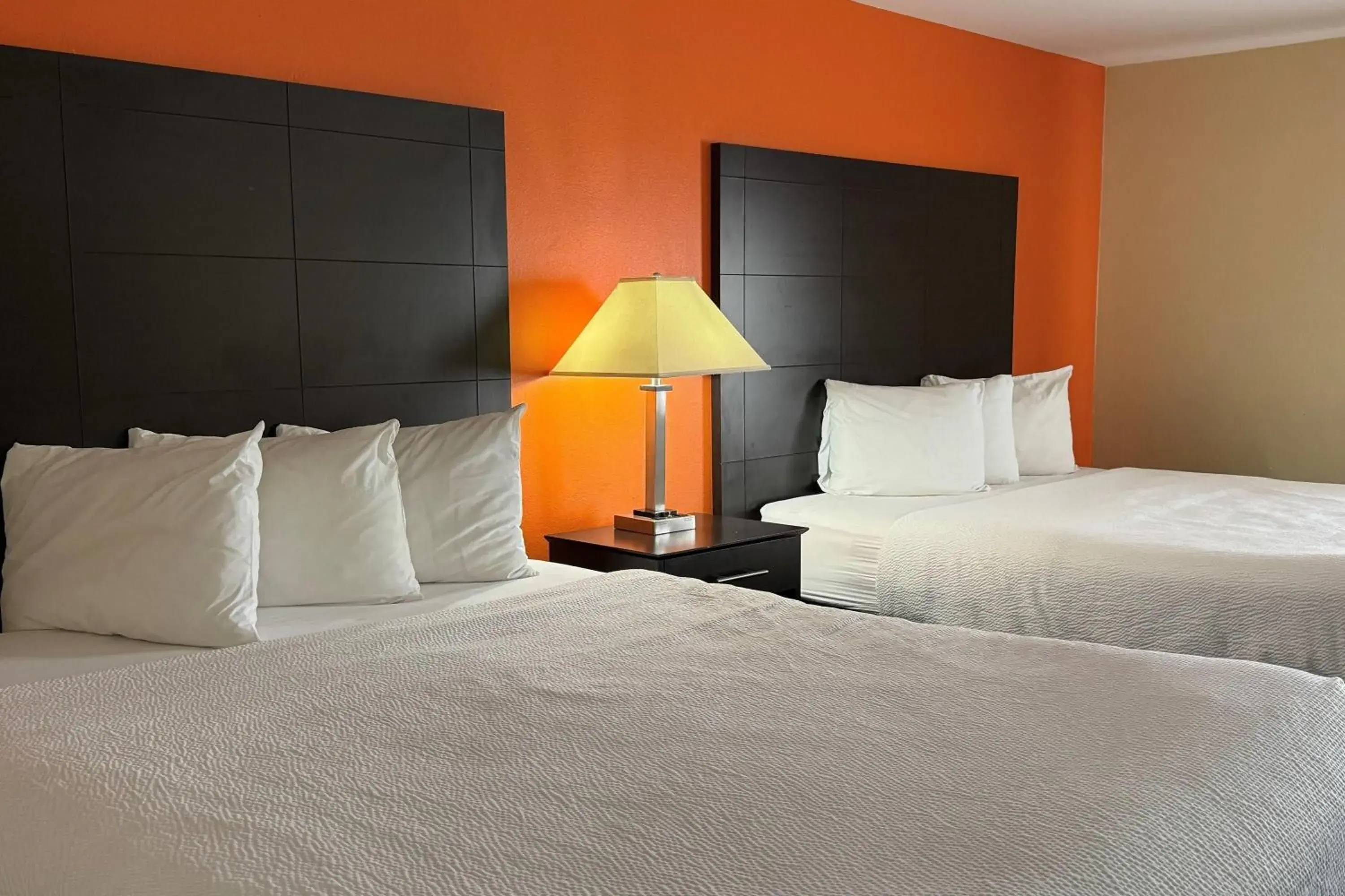 Queen Room with Two Queen Beds - Non-Smoking in Baymont by Wyndham Evansville North/Haubstadt Queen Room with Two Queen Beds - Non-Smoking in Baymont by Wyndham Evansville North/Haubstadt