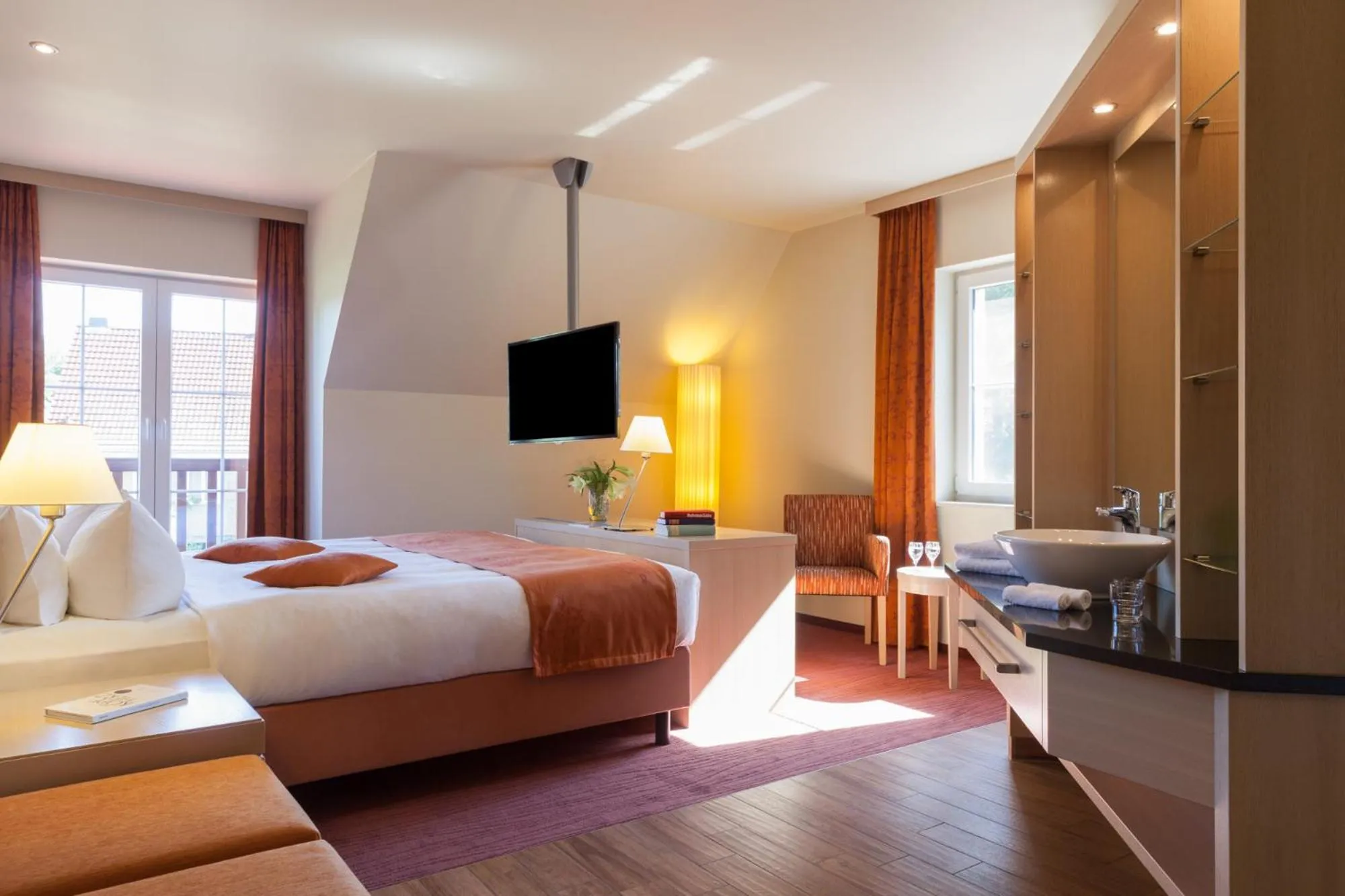 Photo of the whole room, Bed in Logis Hôtel Kur- und Wellnesshaus Spree Balance