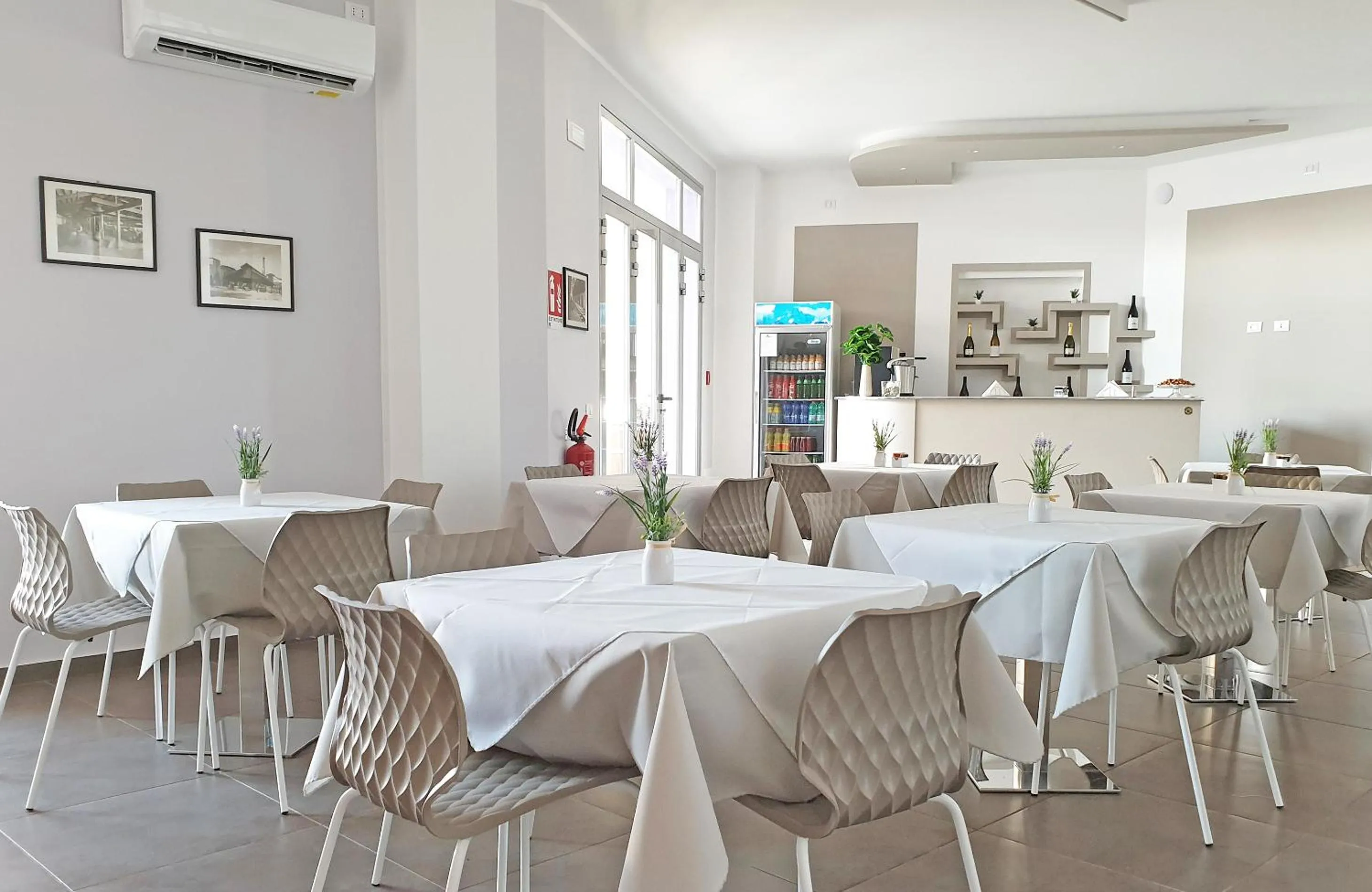 Restaurant/places to eat in Travini Hotel Residence