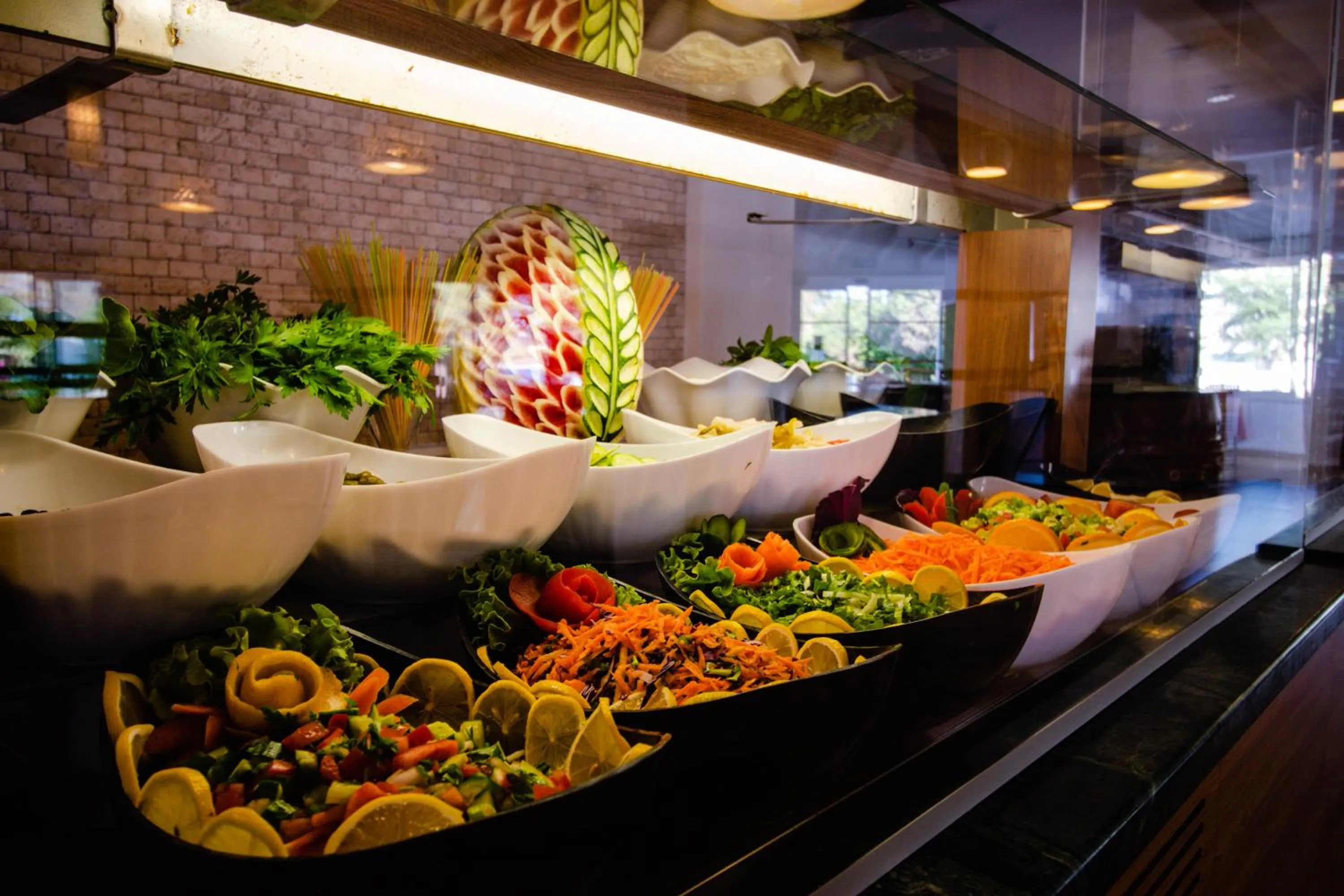 Restaurant/places to eat in Club Muskebi