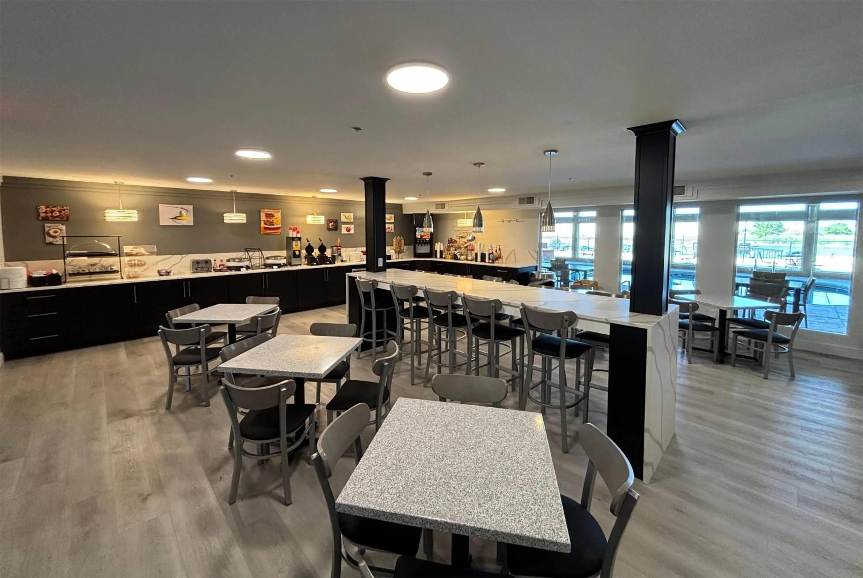 Restaurant/places to eat in Ramada by Wyndham Springfield North