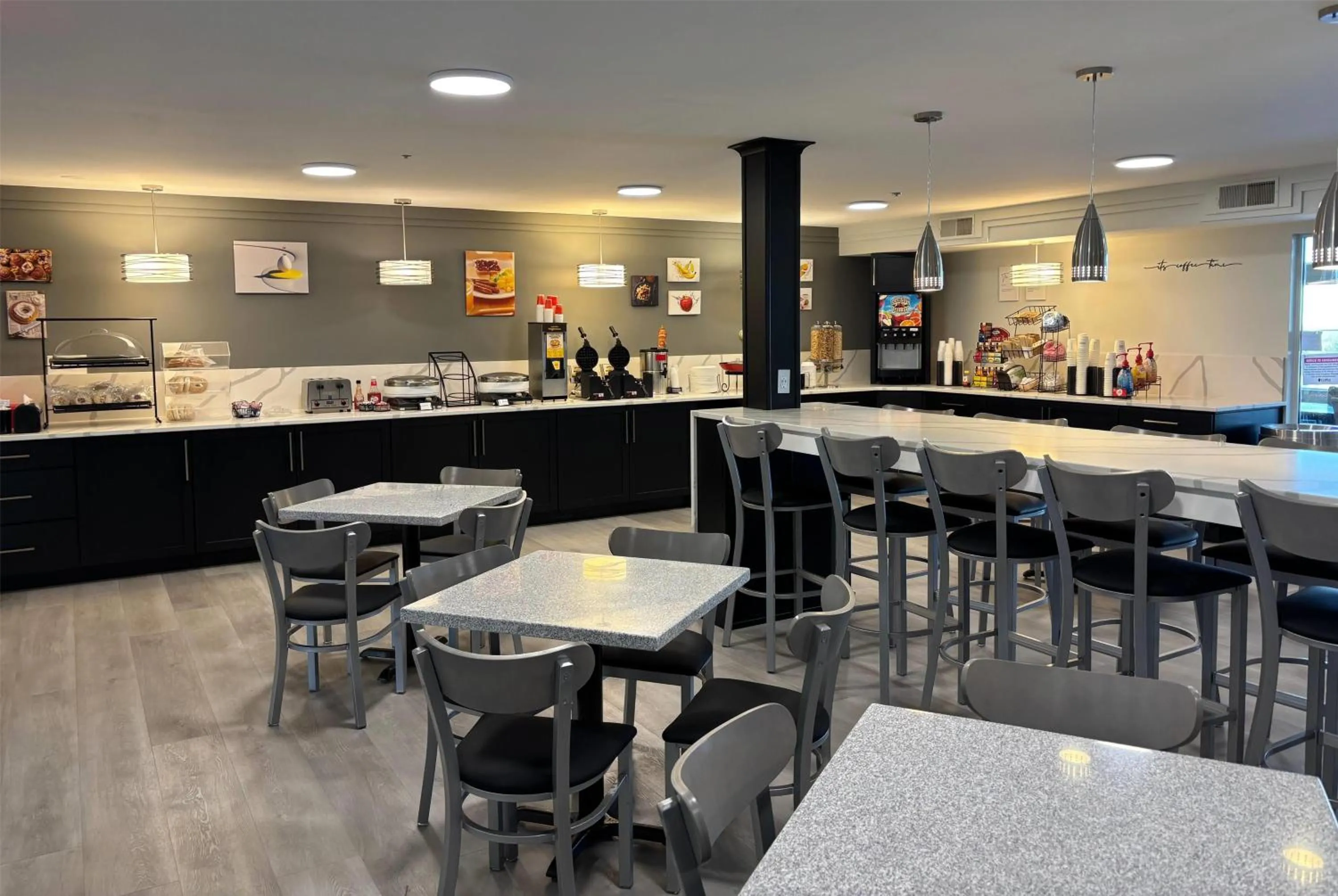 Restaurant/places to eat in Ramada by Wyndham Springfield North