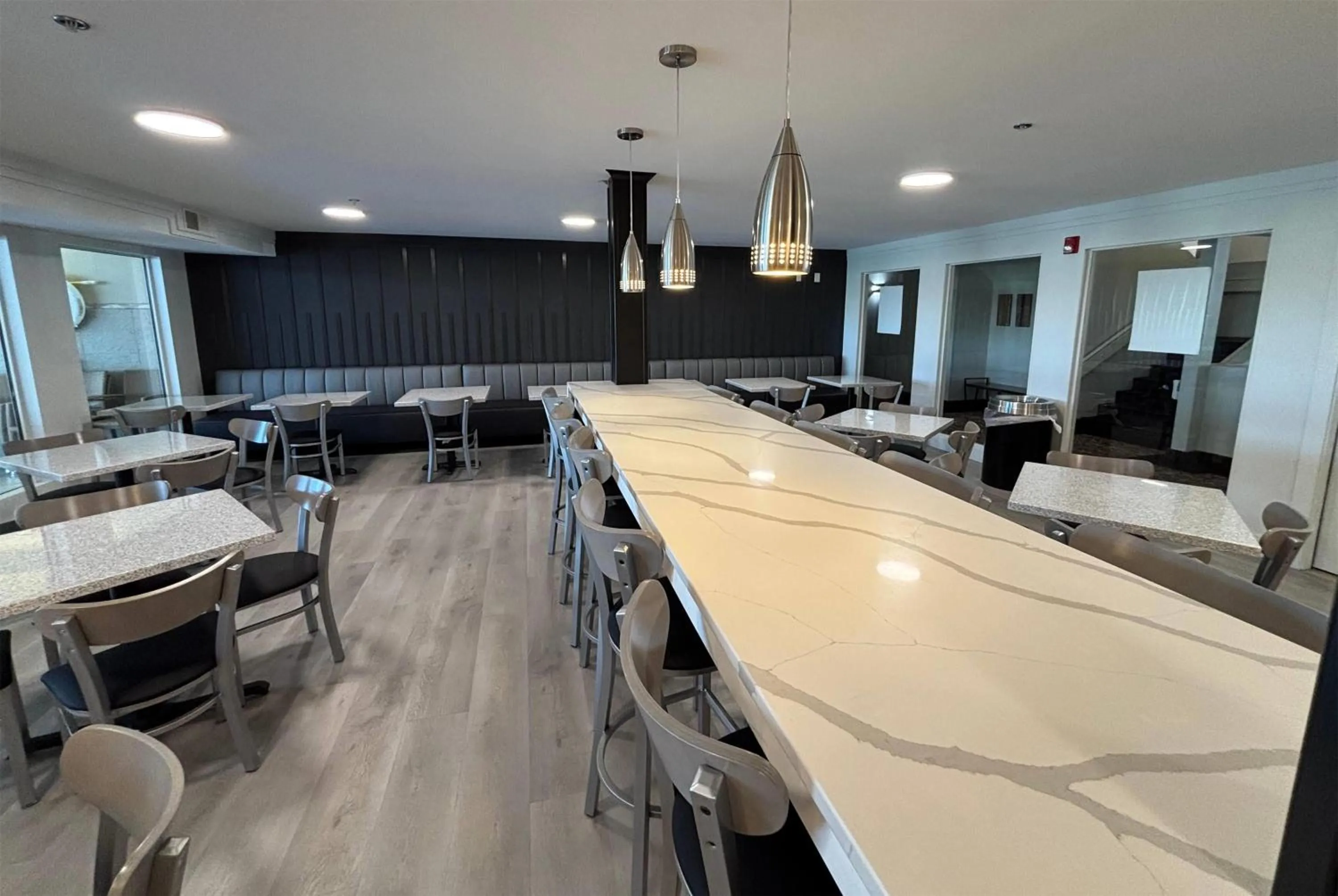 Restaurant/places to eat in Ramada by Wyndham Springfield North