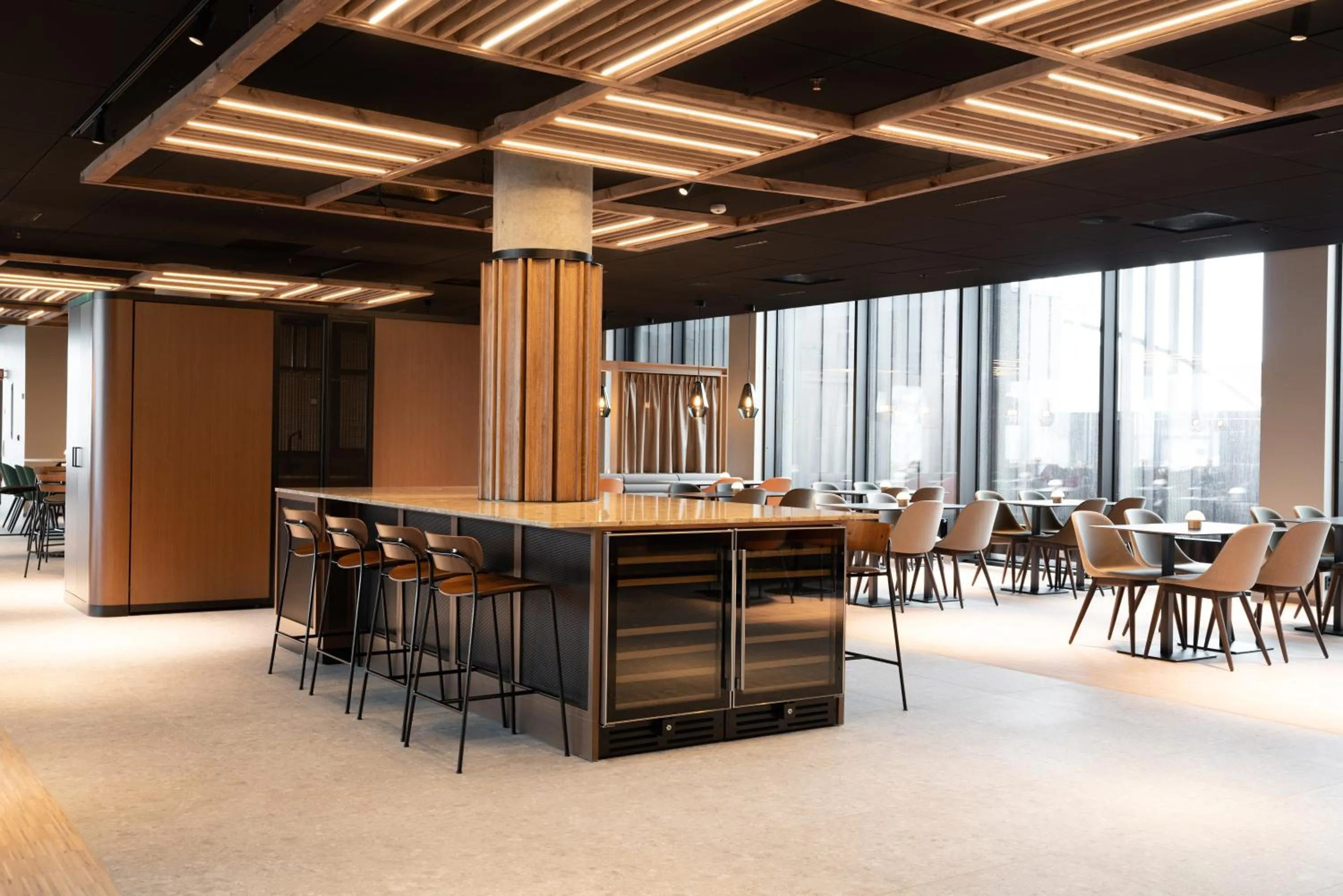 Restaurant/places to eat in Scandic Hamar