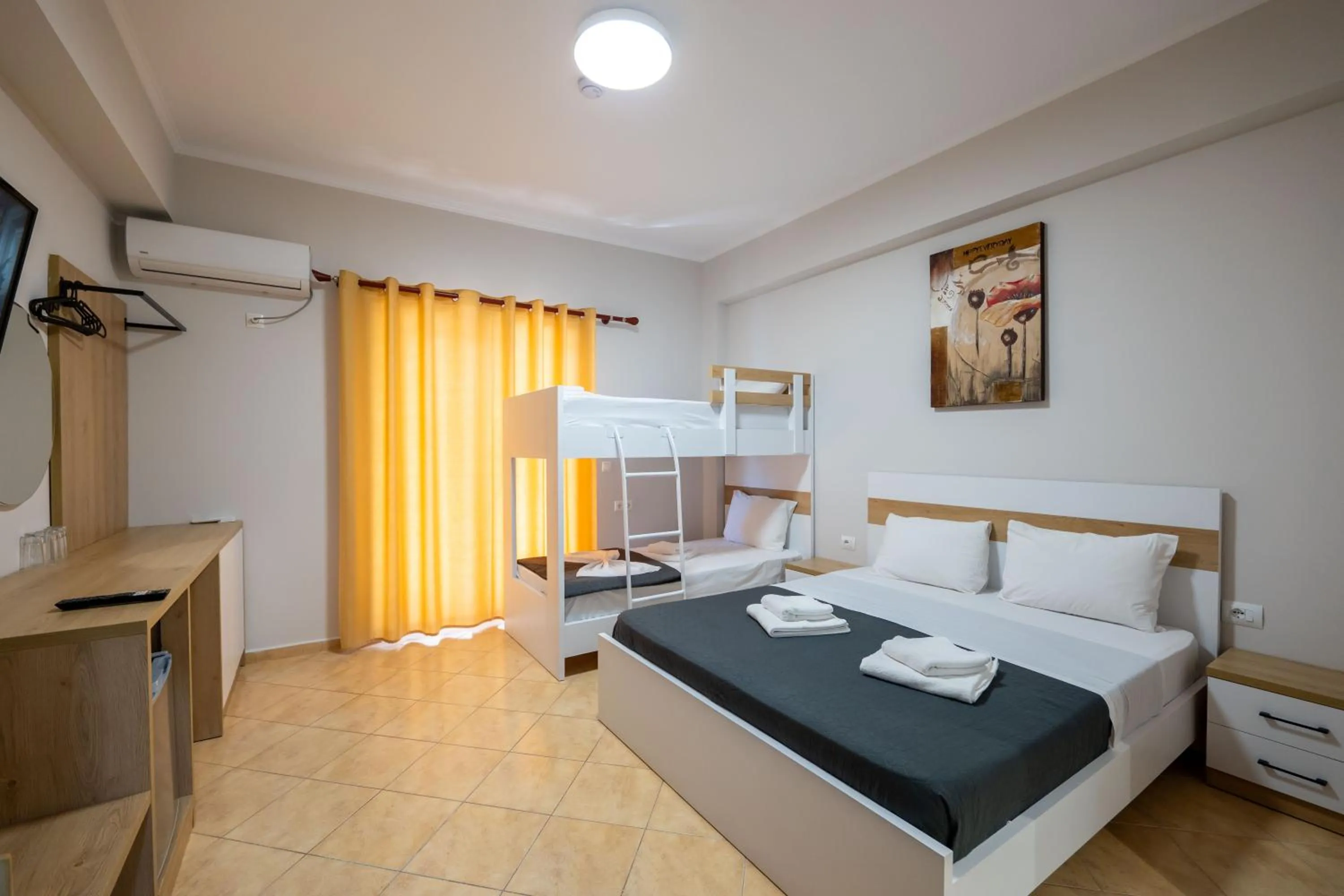 Bed in Hotel Milo Ksamil