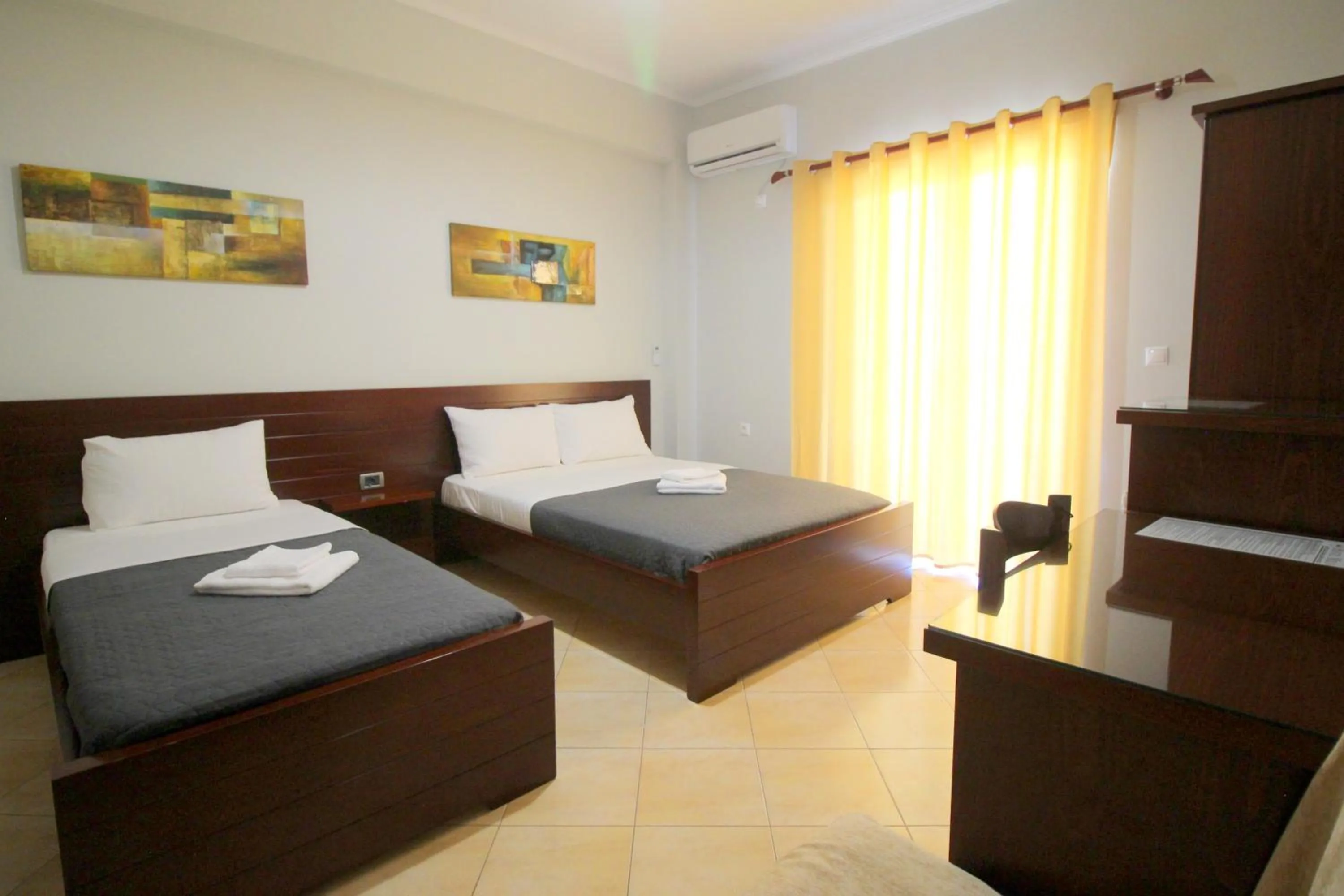 Bed in Hotel Milo Ksamil