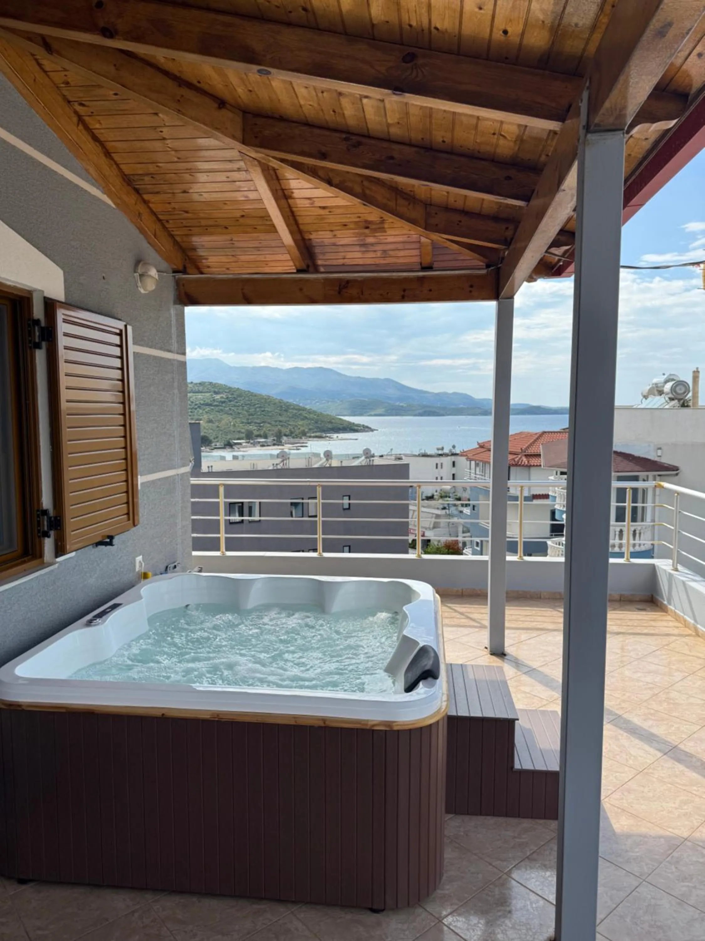 Hot Tub in Hotel Milo Ksamil