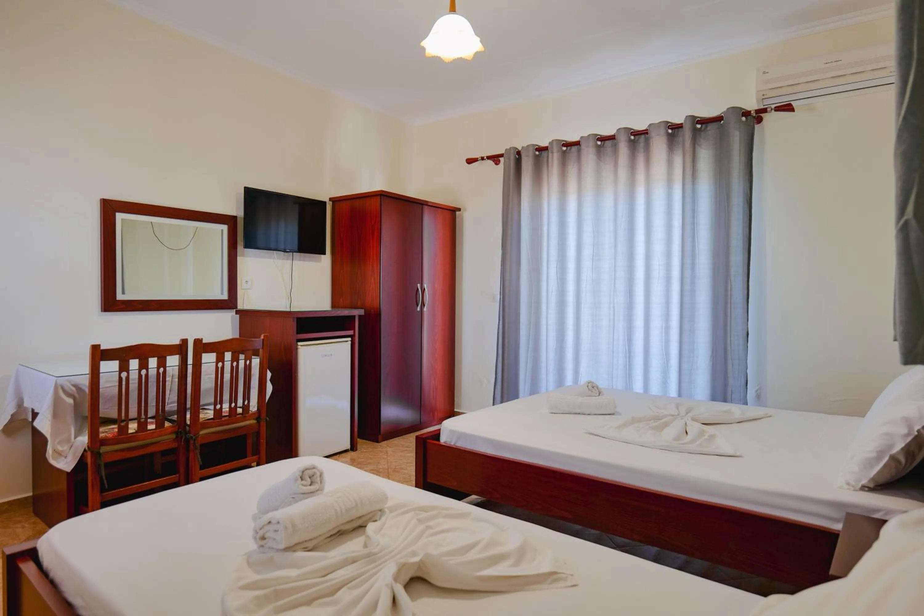 Bed in Hotel Milo Ksamil