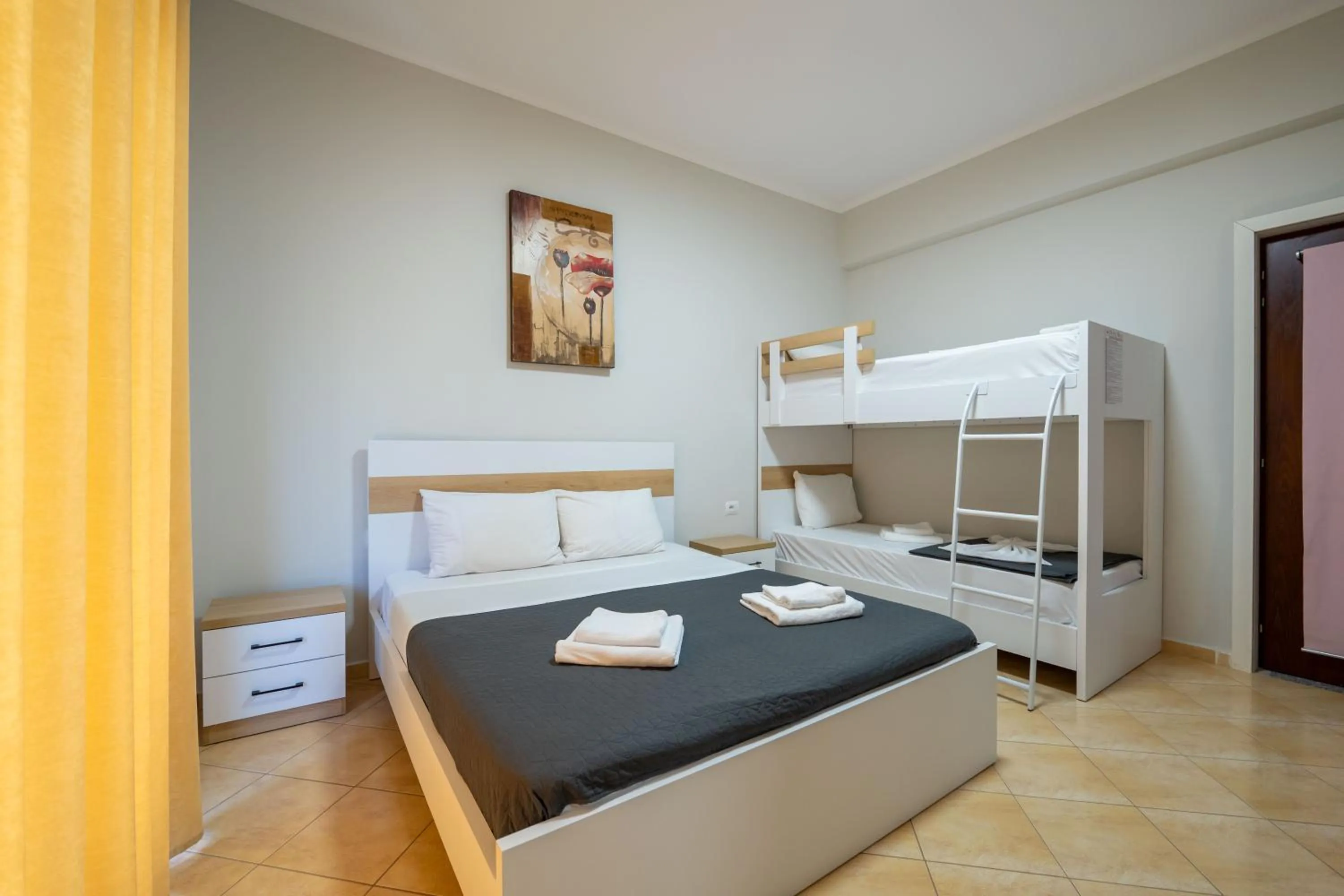 Bed in Hotel Milo Ksamil