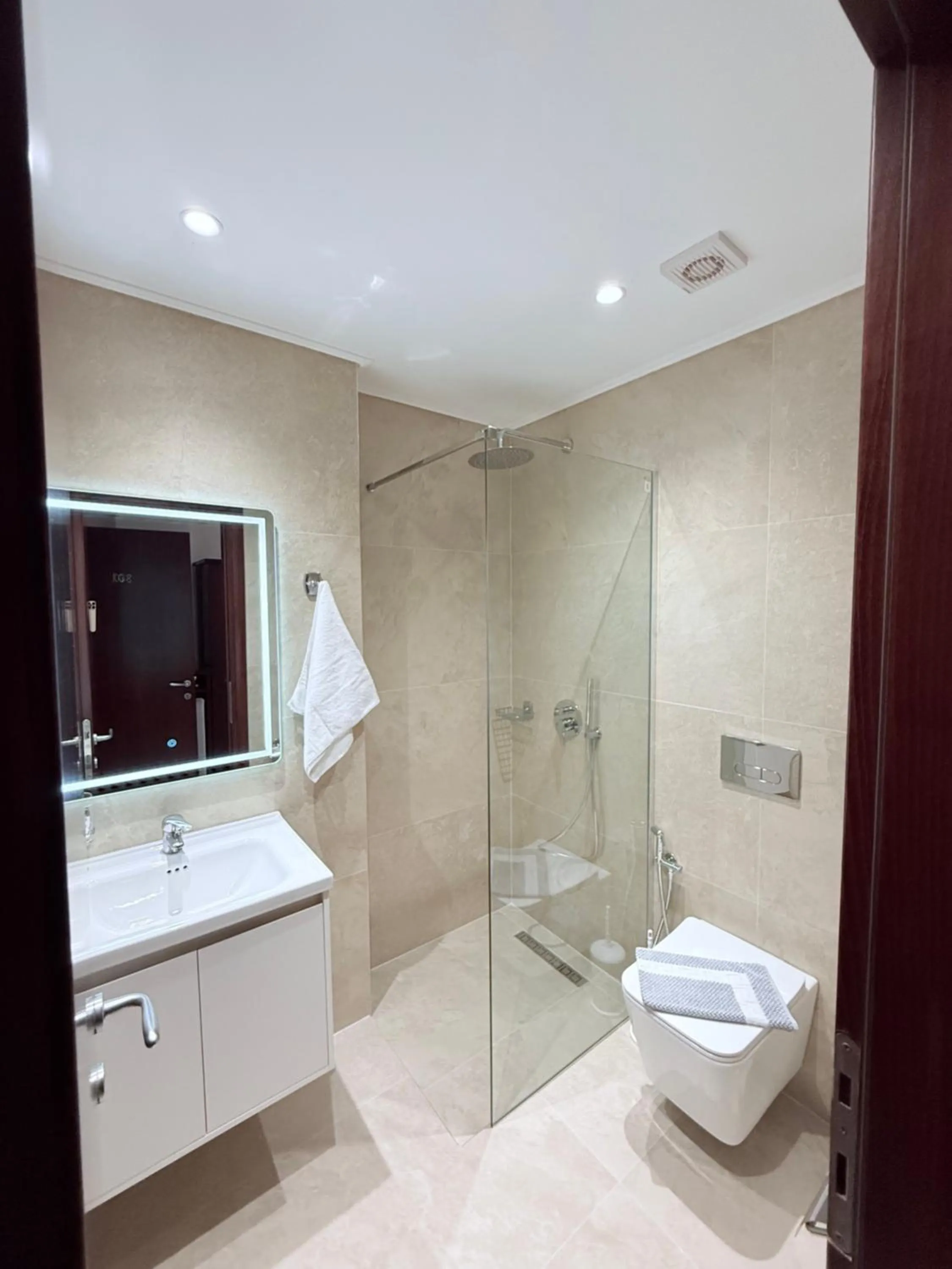 Shower in Hotel Milo Ksamil