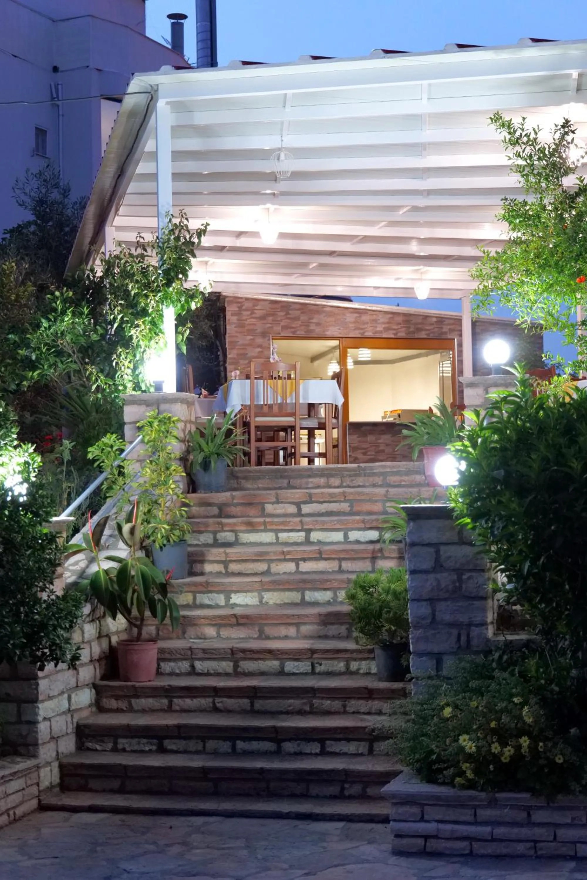 Restaurant/places to eat in Hotel Milo Ksamil