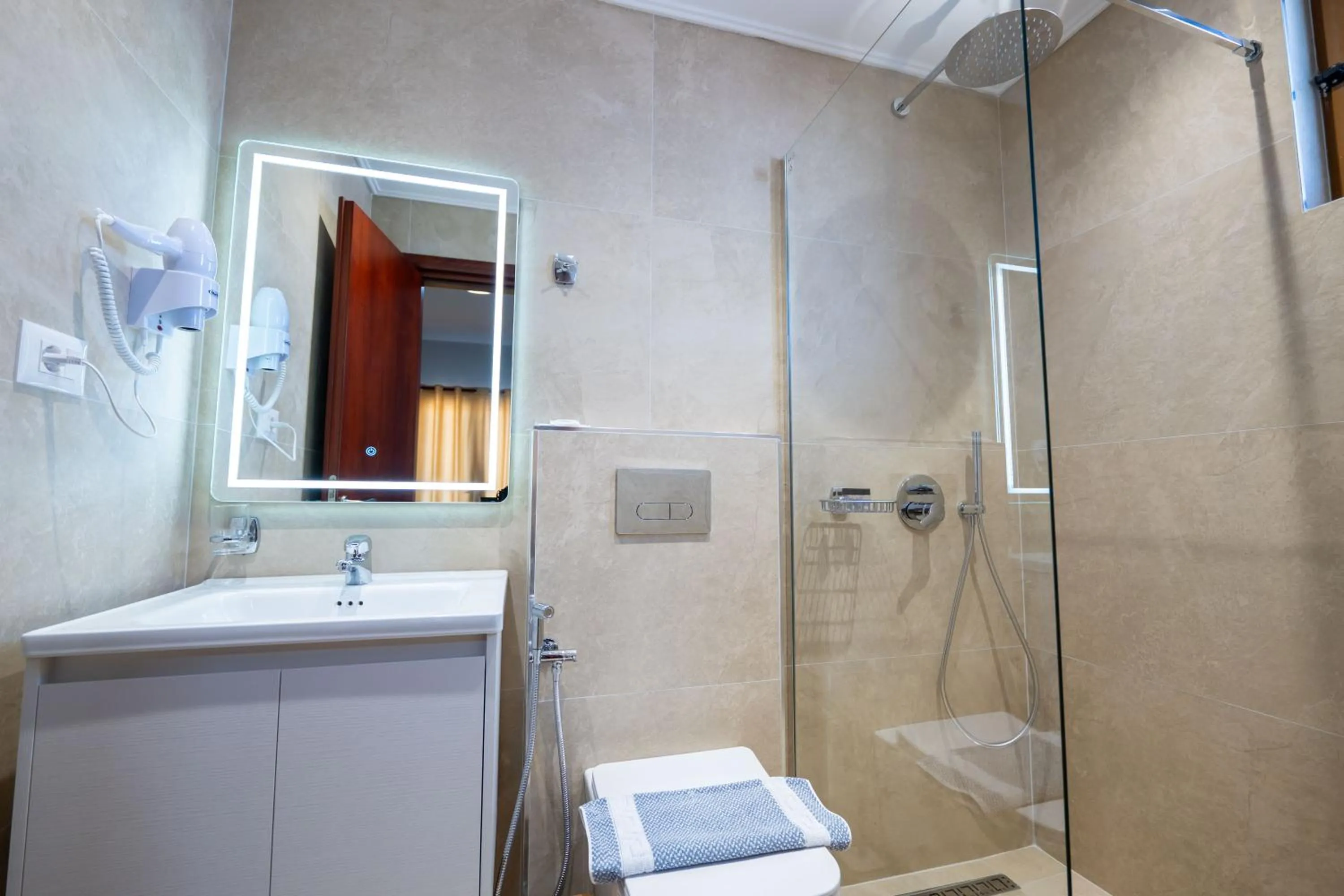 Shower in Hotel Milo Ksamil