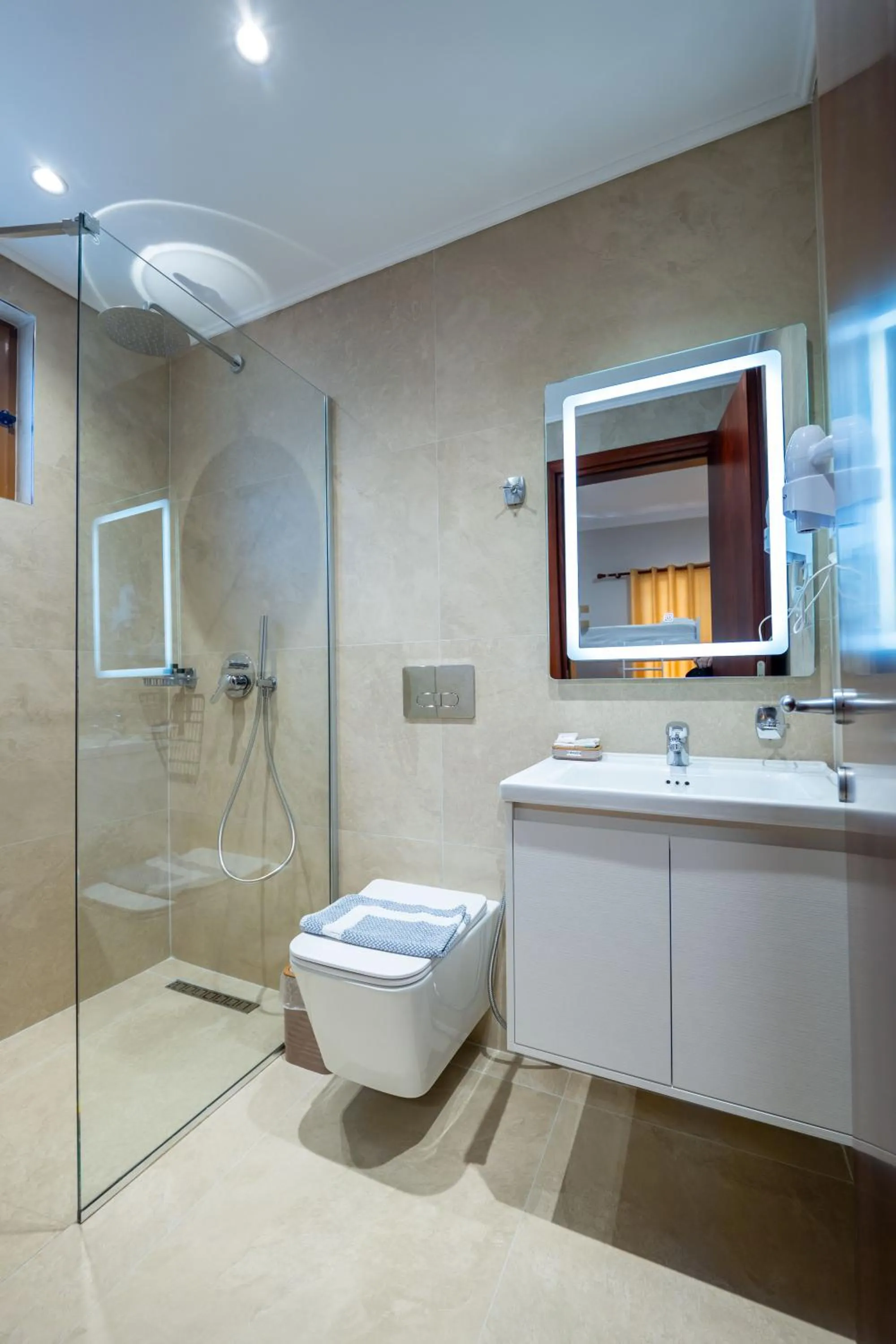 Shower in Hotel Milo Ksamil