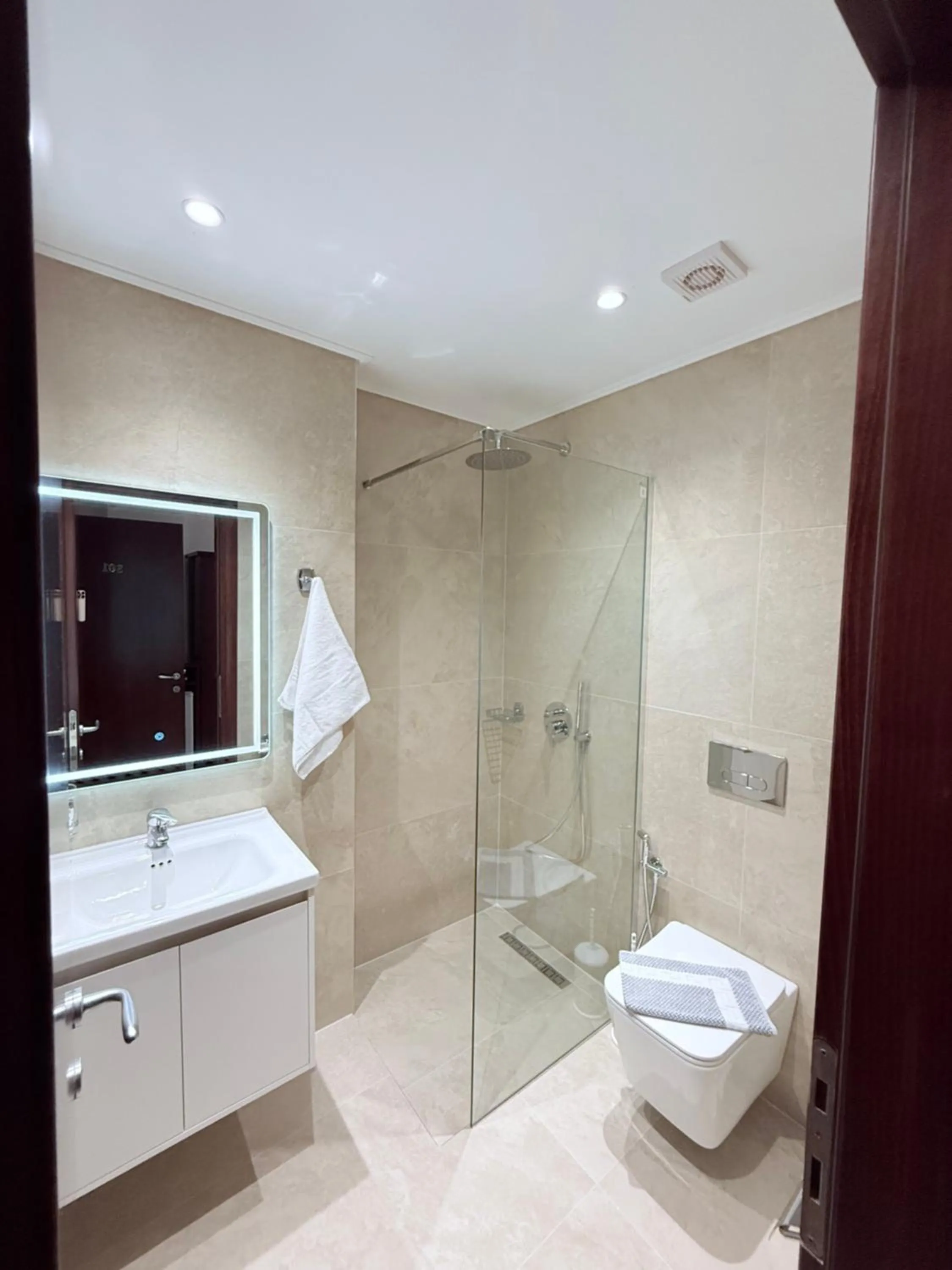 Shower in Hotel Milo Ksamil