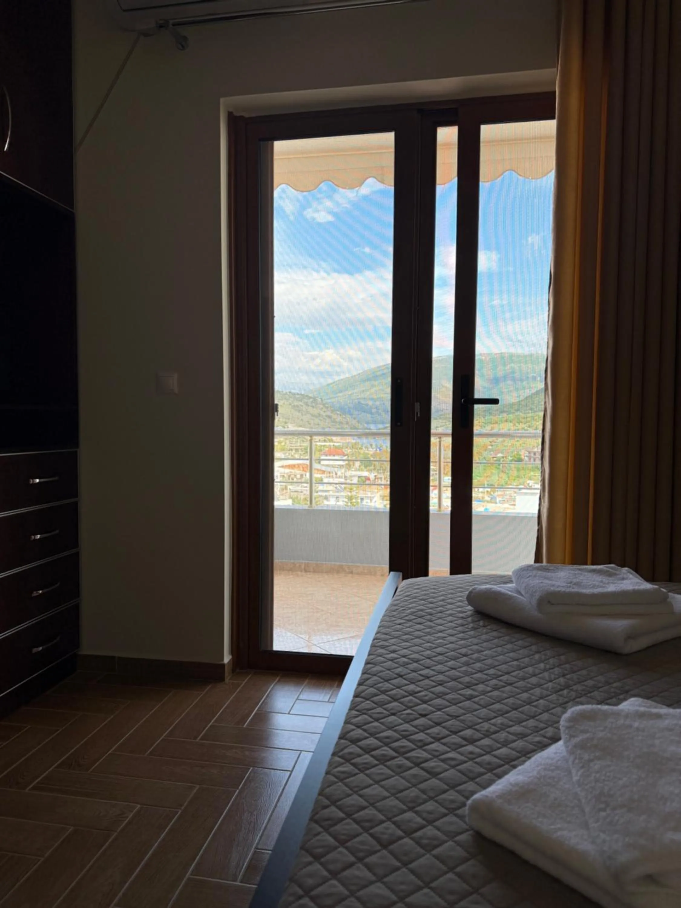 Bed in Hotel Milo Ksamil