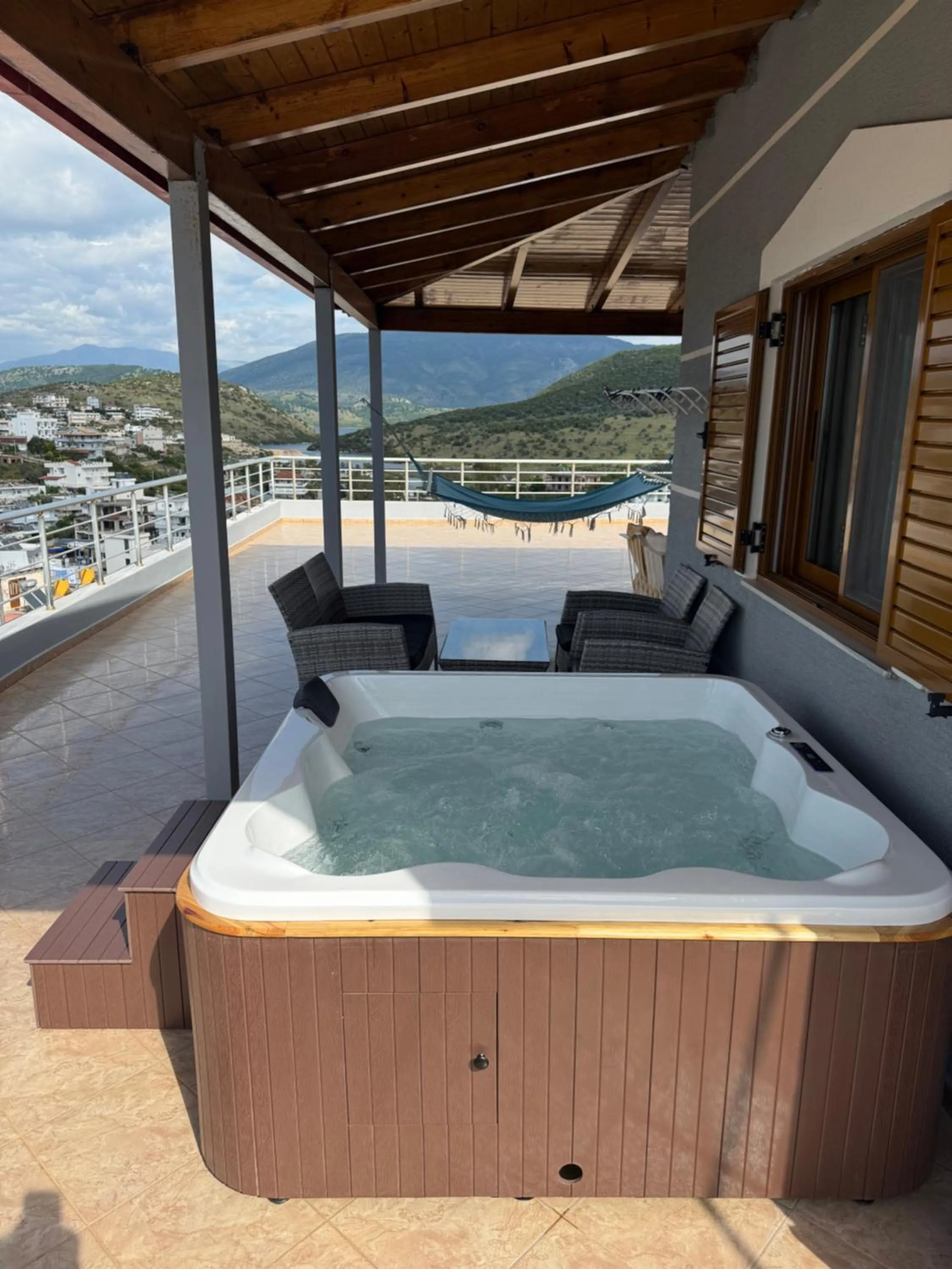 Hot Tub in Hotel Milo Ksamil