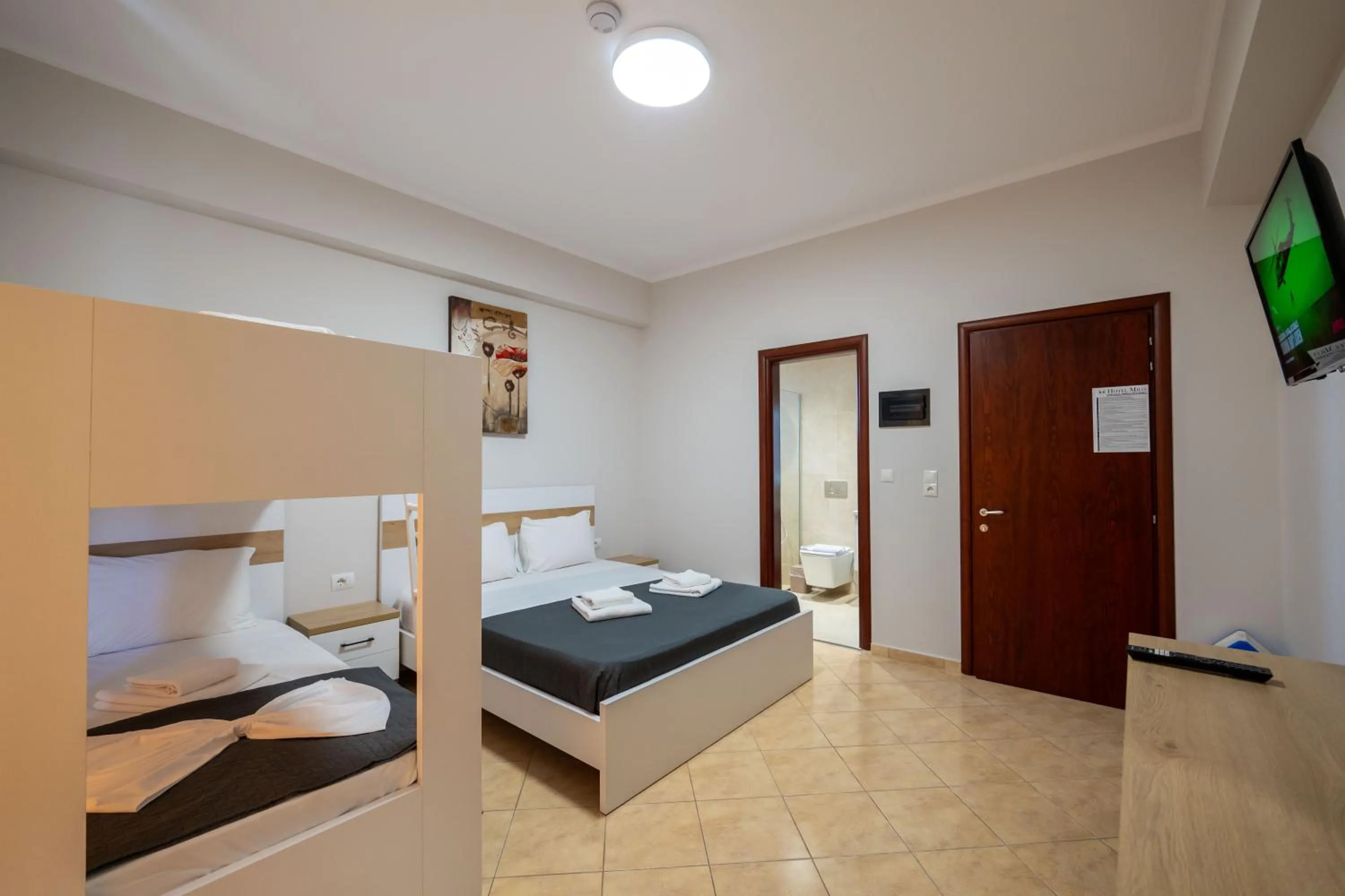 Bed in Hotel Milo Ksamil