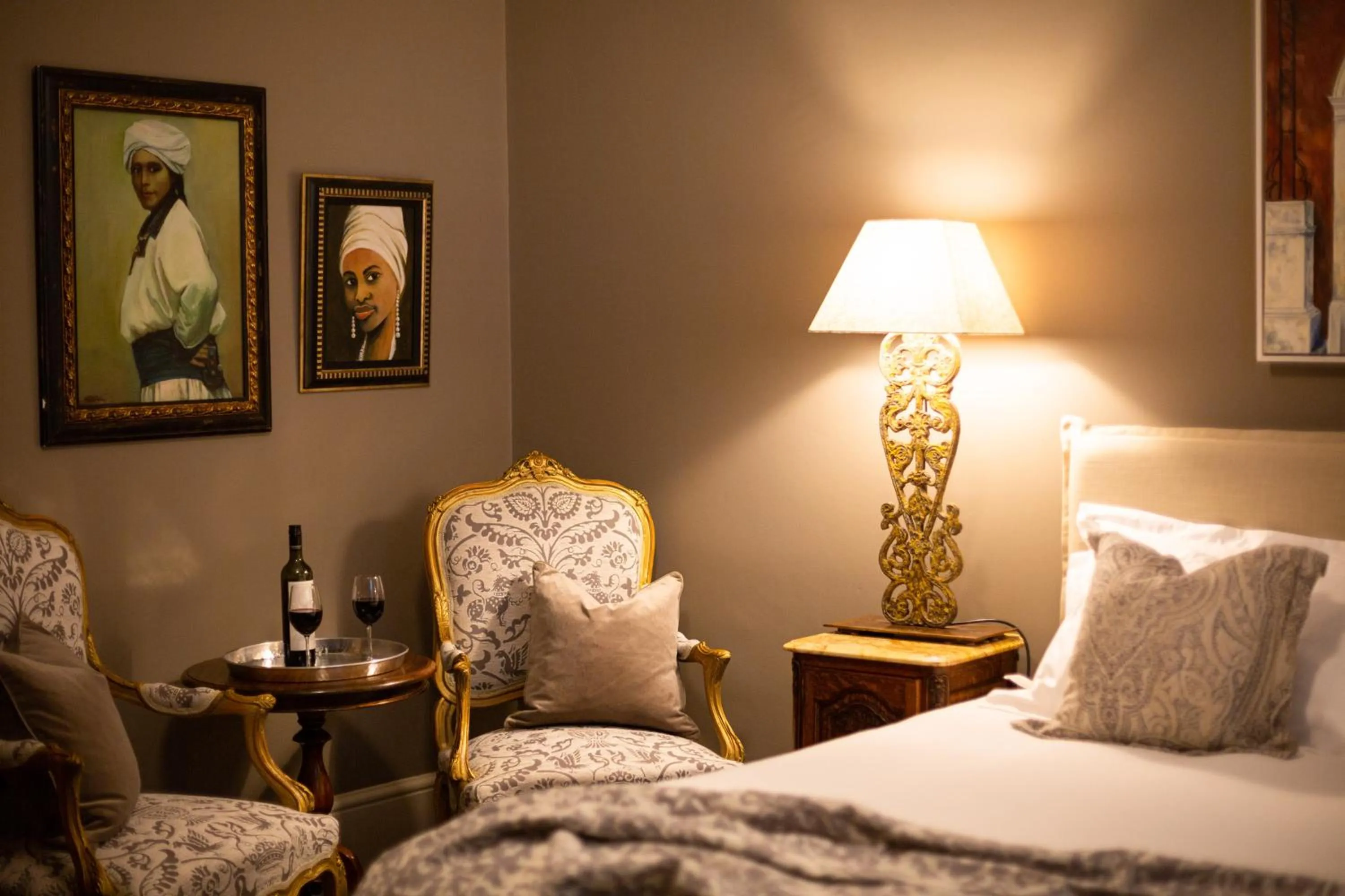 Photo of the whole room, Bed in The Rivulet