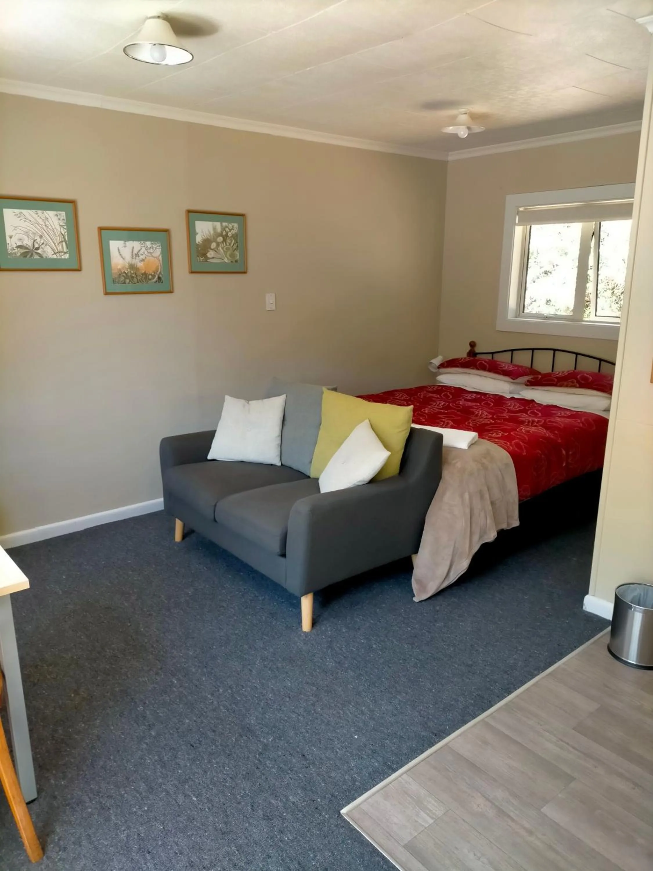 Bed in Arthur's Pass Alpine Motel