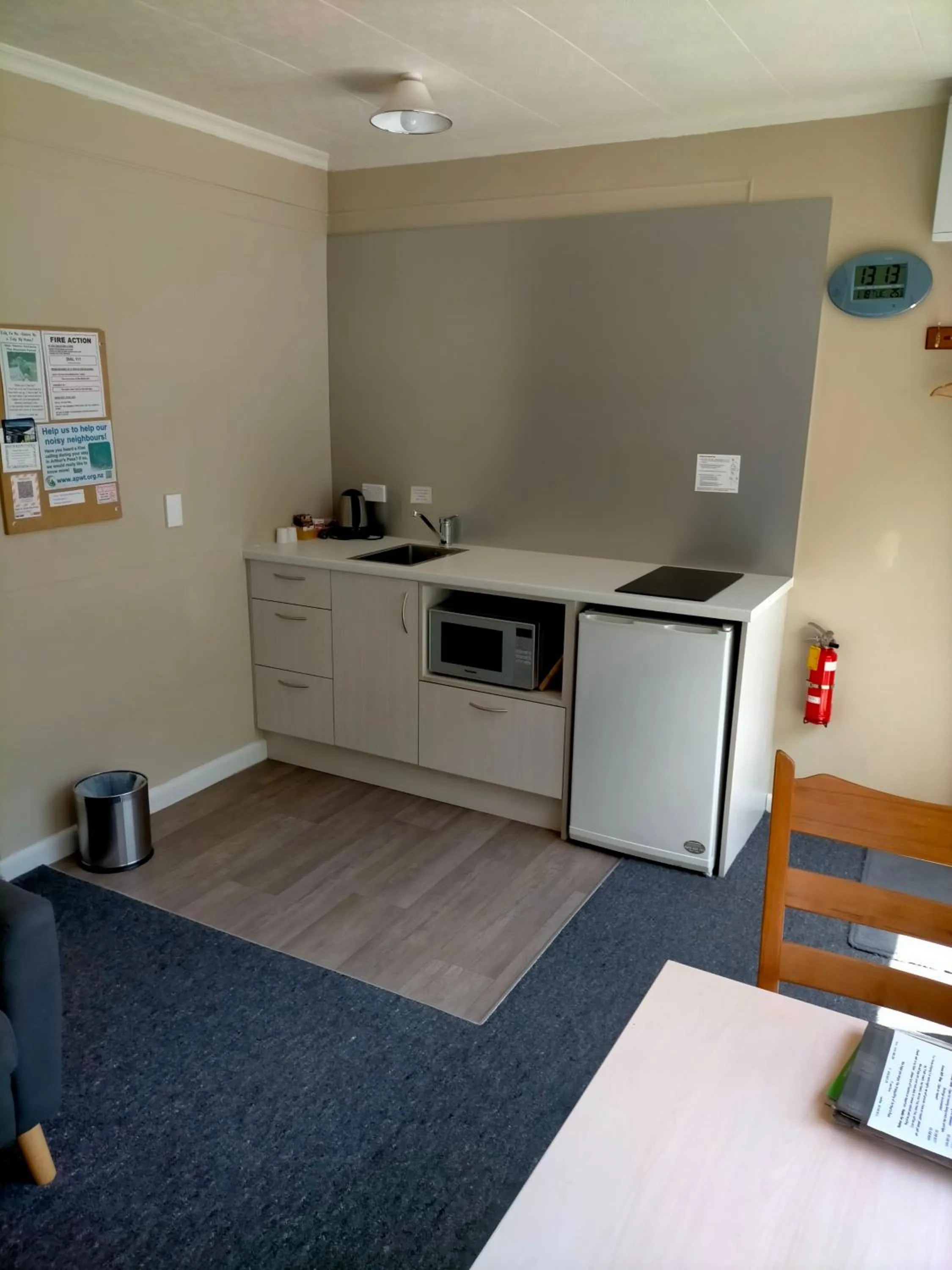 Kitchen or kitchenette in Arthur's Pass Alpine Motel