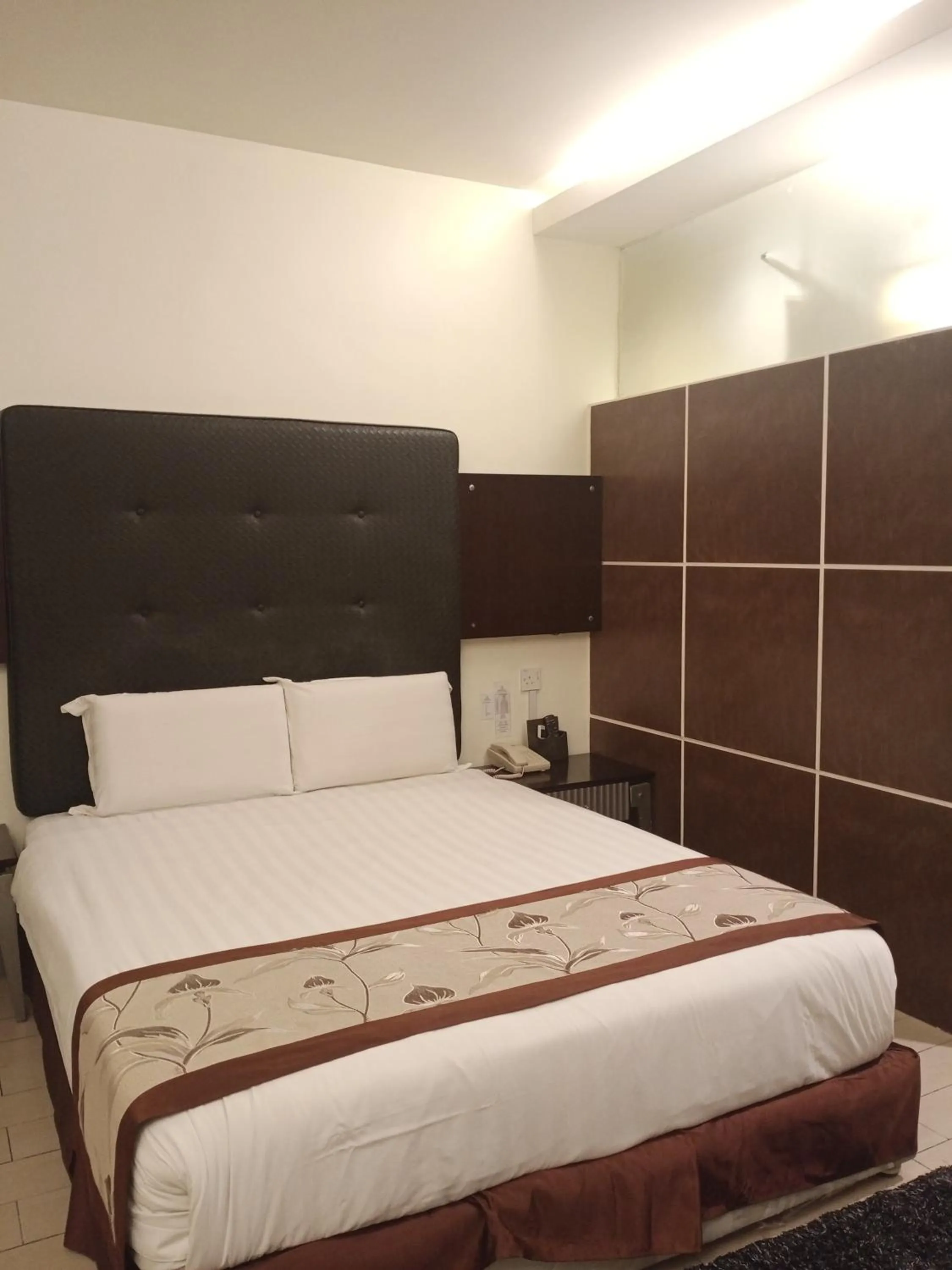 Bed in Shervinton Executive Boutique Hotel