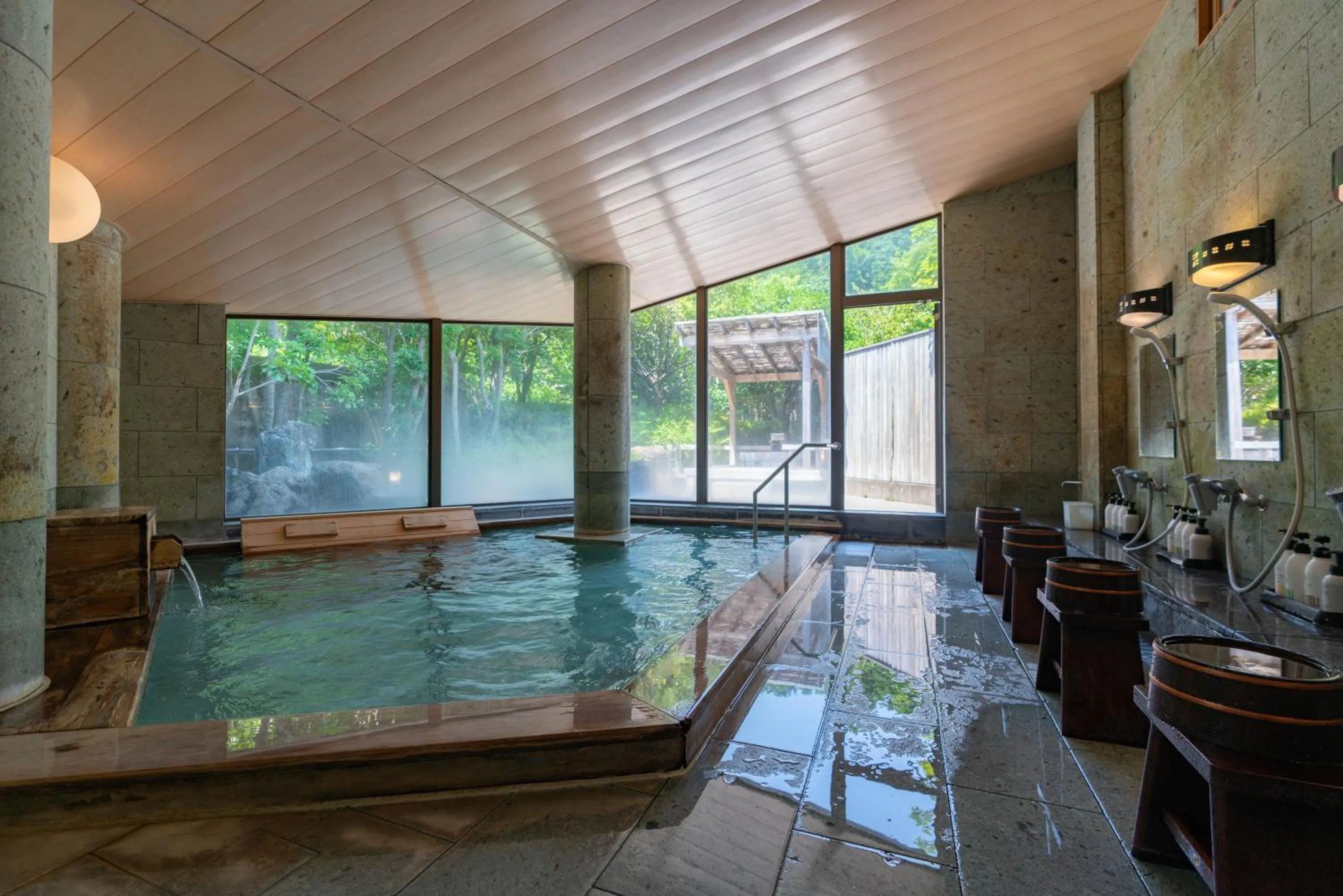 Hot Spring Bath in Narashino no sato Gyokusui -6 years or older-