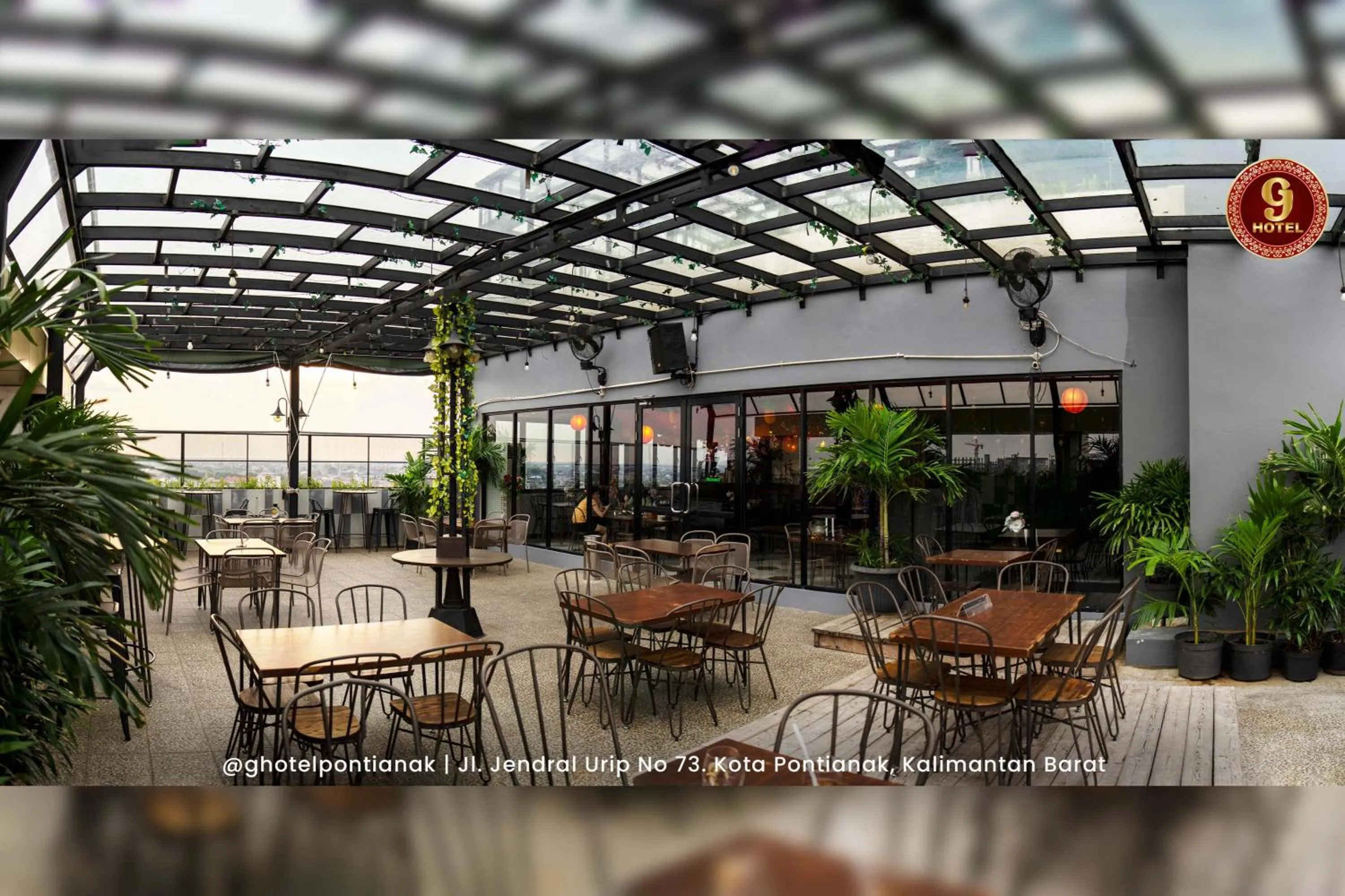 Restaurant/places to eat in G-Hotel Pontianak