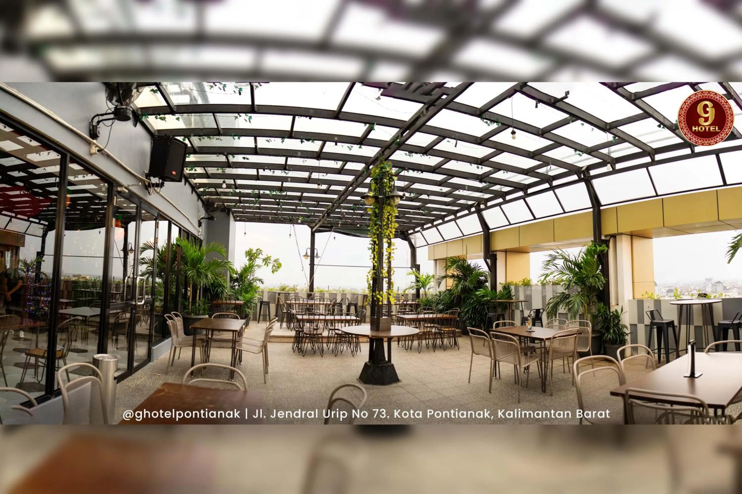 Restaurant/places to eat in G-Hotel Pontianak