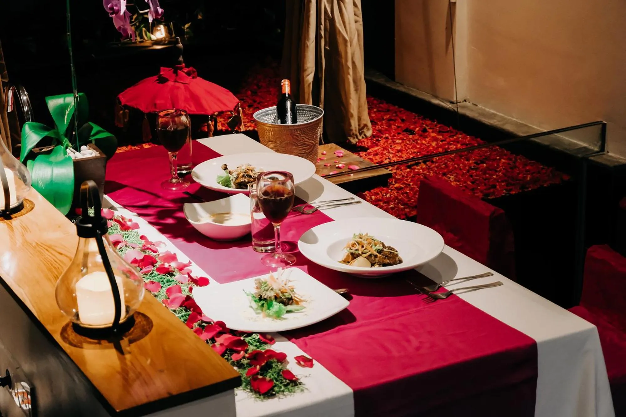 Food and drinks in 18 Suite Villa Loft at Kuta