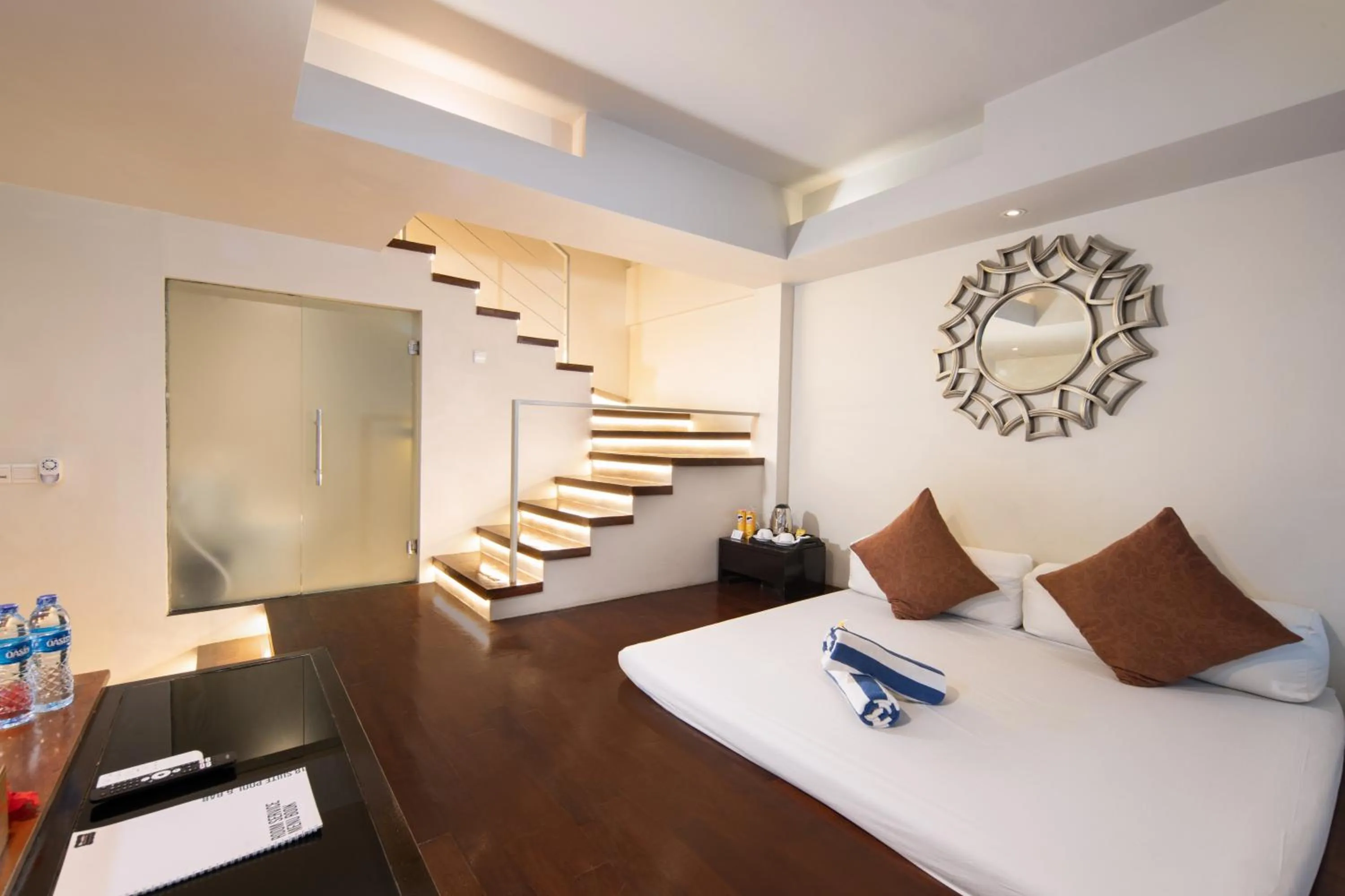 Living room, Bed in 18 Suite Villa Kuta