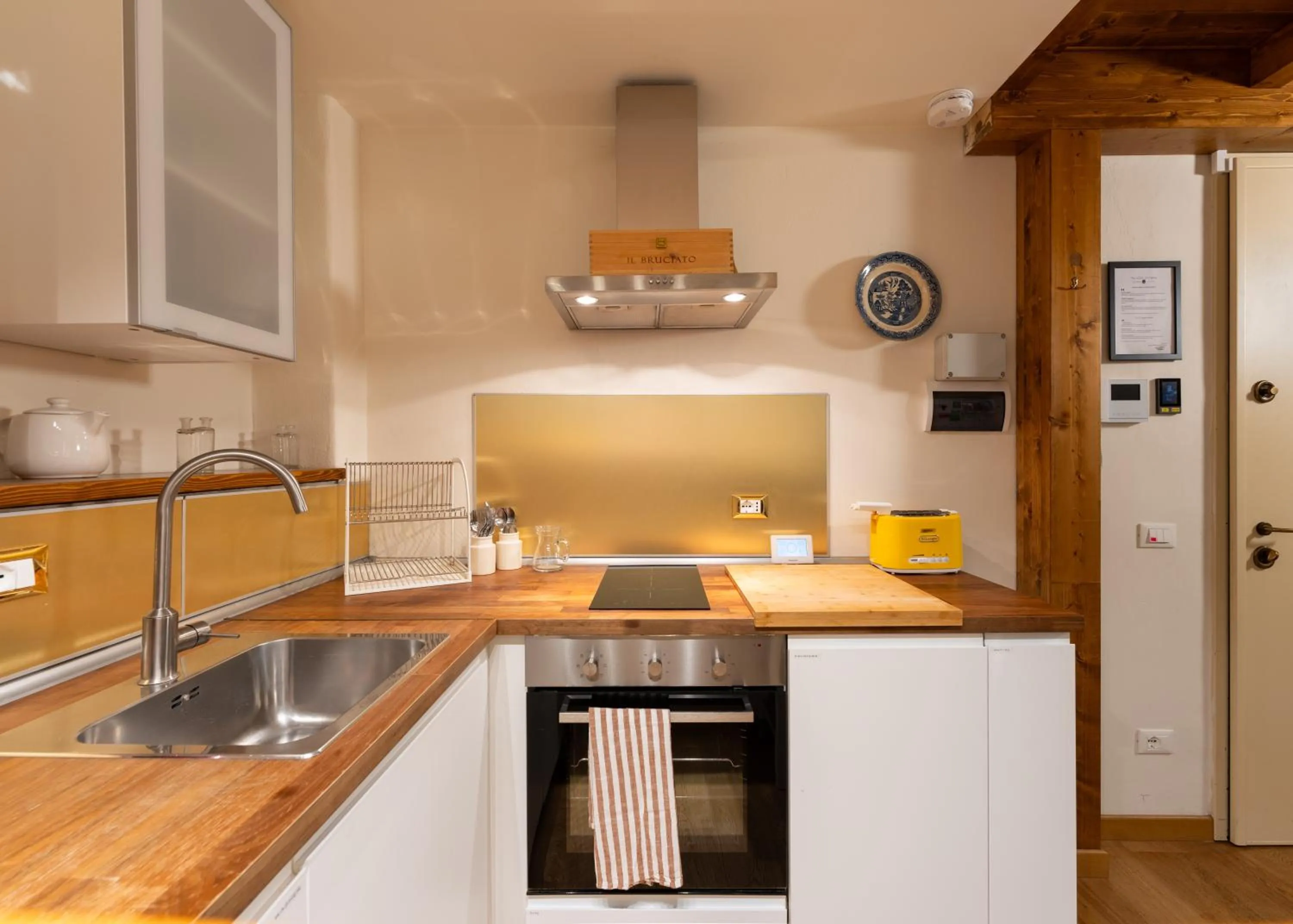 Kitchen or kitchenette in Palazzo D'Ambra Residenza d'Epoca