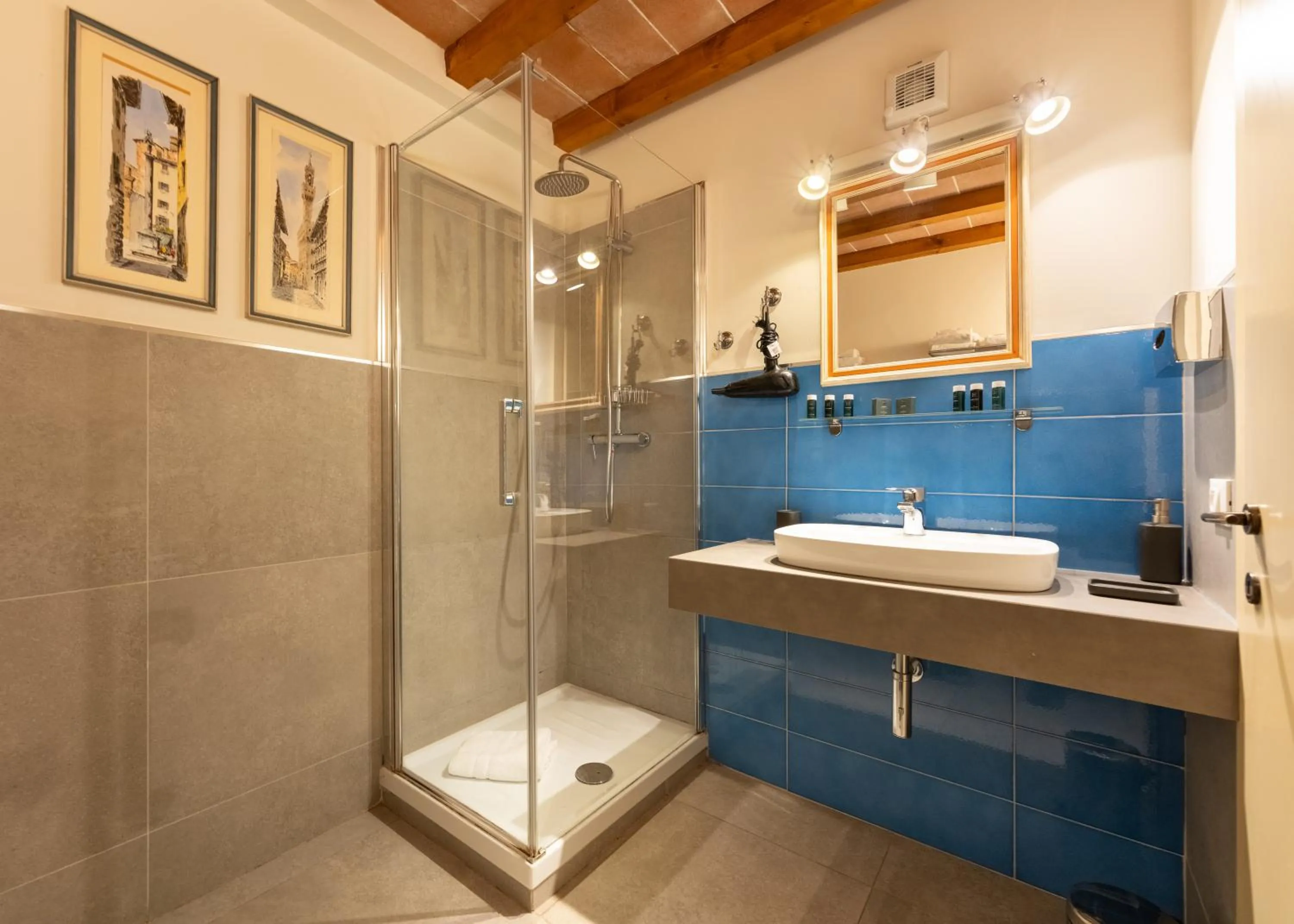 Shower in Palazzo D'Ambra Residenza d'Epoca