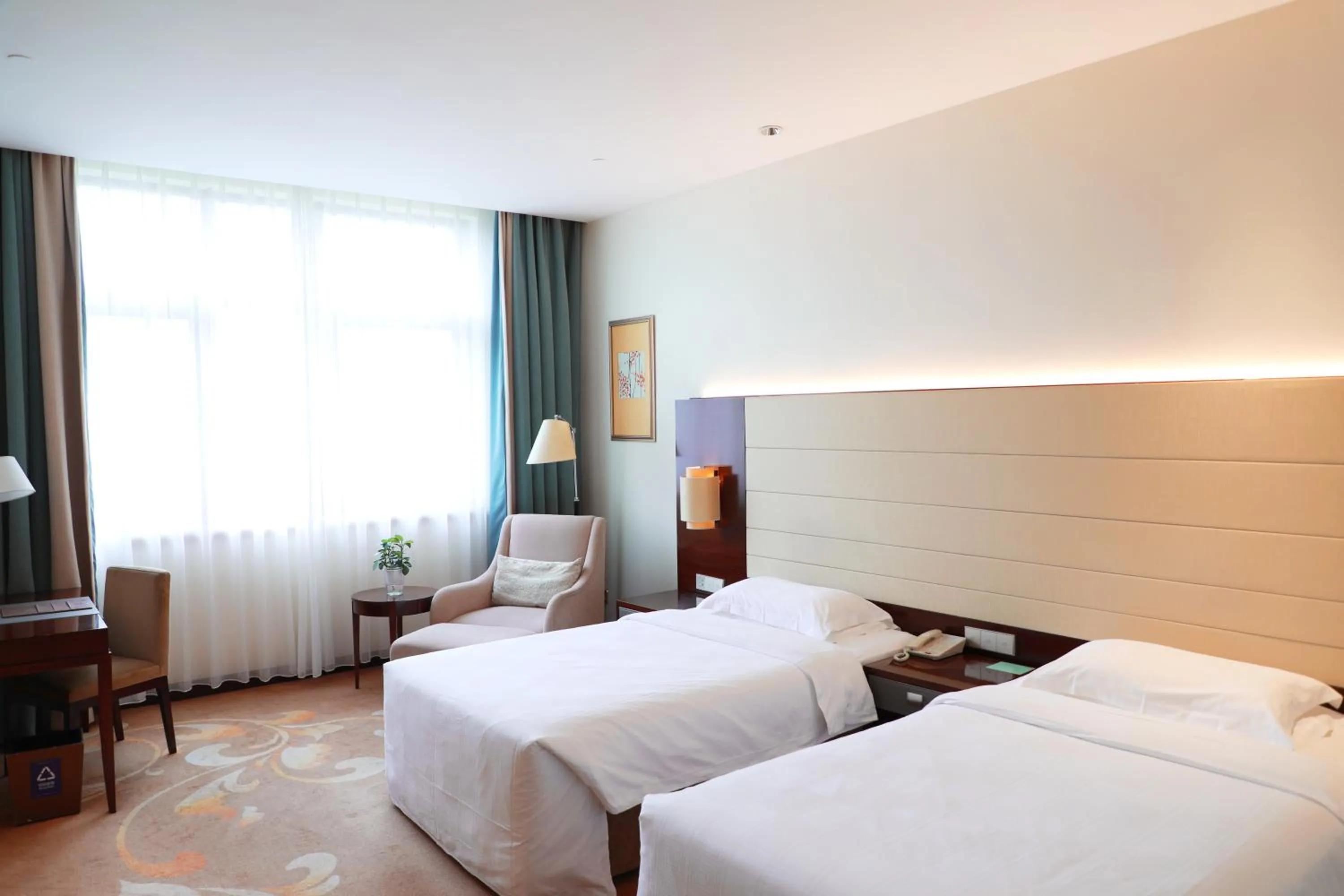 Photo of the whole room, Bed in Ritan Hotel Downtown Beijing