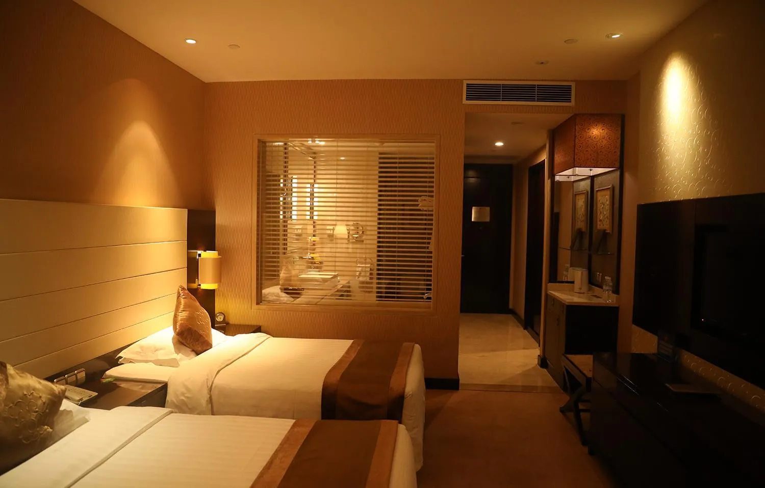 Bed in Ritan Hotel Downtown Beijing