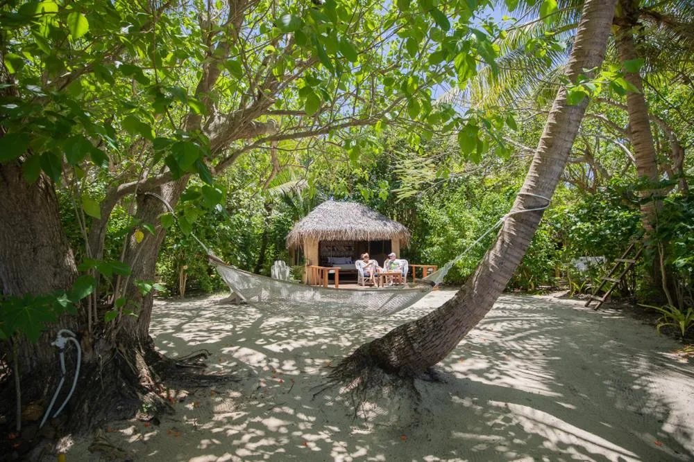 Barefoot Manta Island Resort