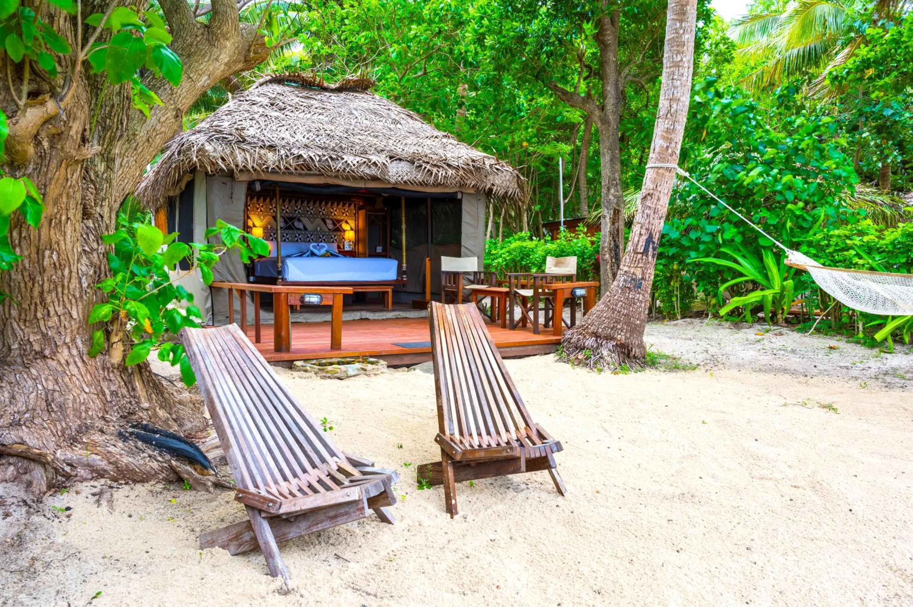 Barefoot Manta Island Resort