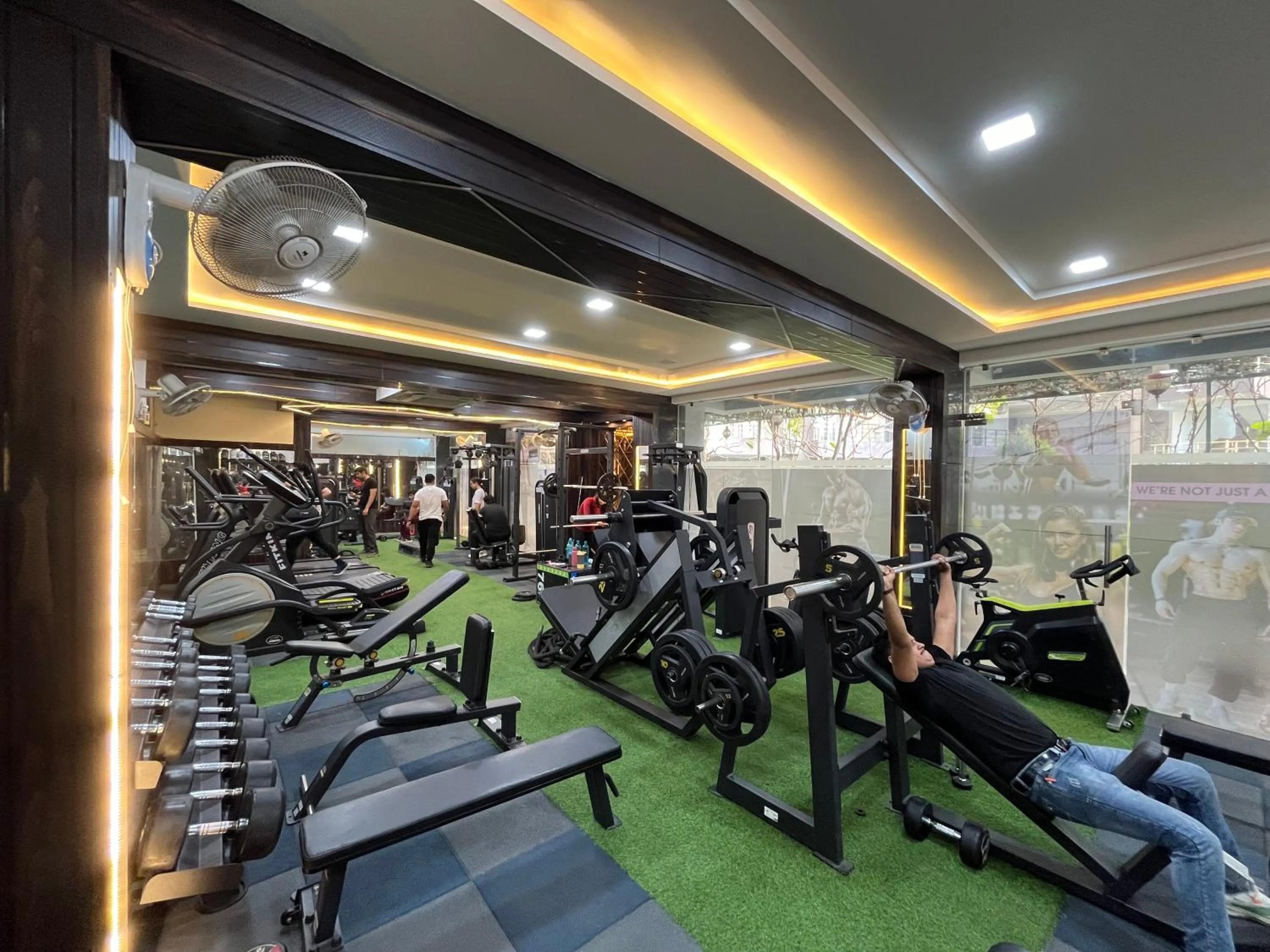 Hotel Shri Radha Nikunj - Opposite Prem Mandir