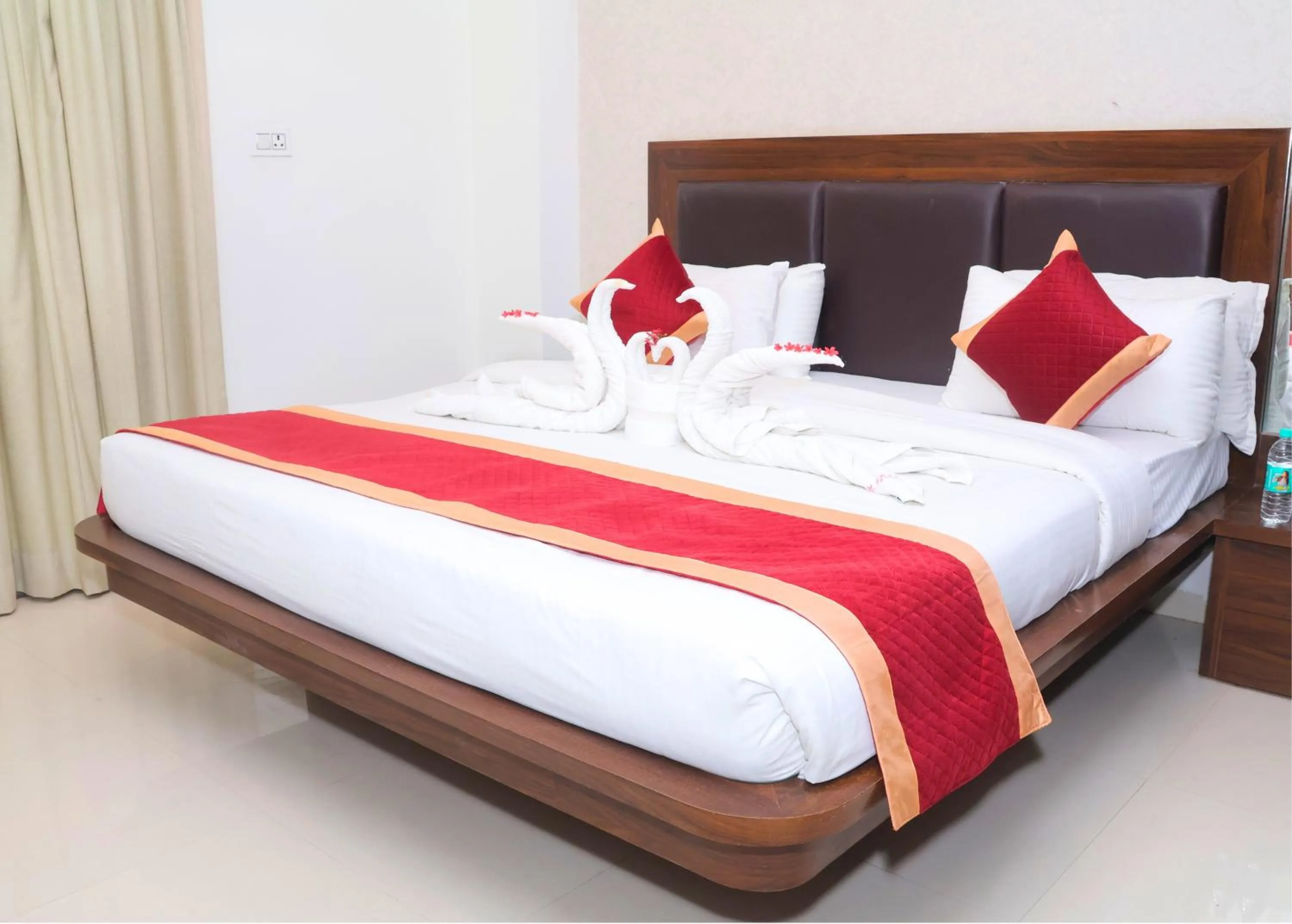 Bed in Hotel Shri Radha Nikunj - Opposite Prem Mandir